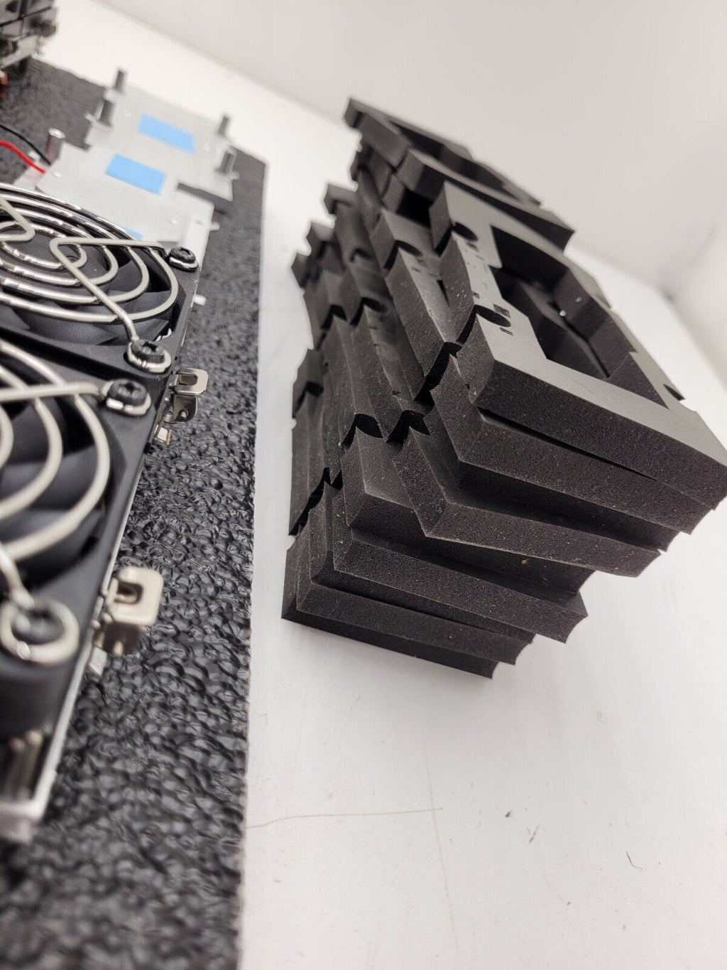 Lot 16+ Marlow Industries Thermoelectric Cooler Peltier XLT-2398 L Fans Heatsink