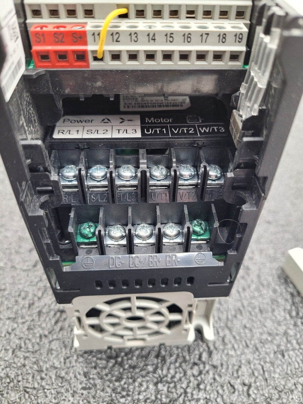 Allen Bradley 25B-D6P0N104 /A PowerFlex 525 EtherNet AC Drive 480V 6A 3HP 2.2kW