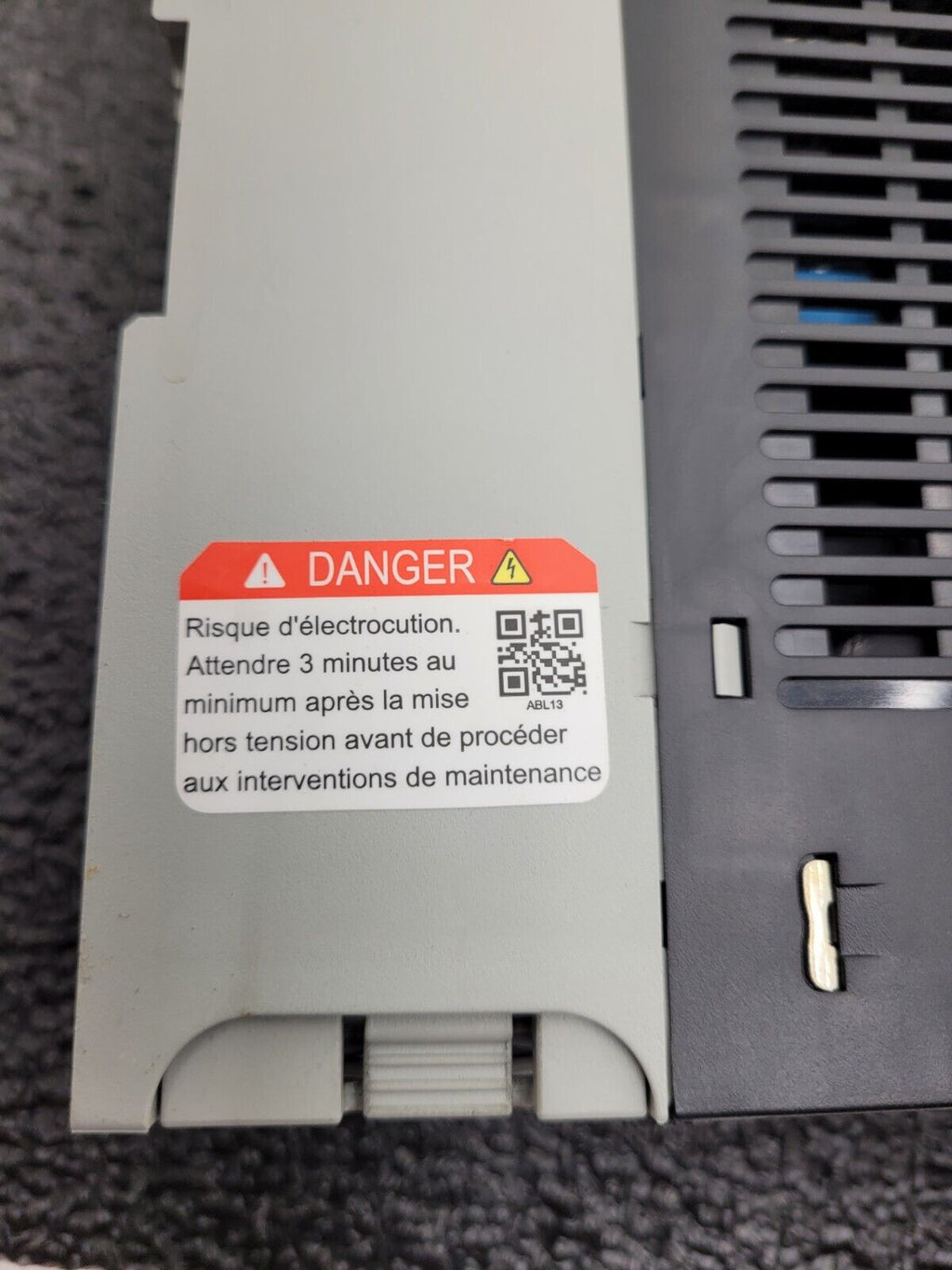 Allen Bradley 25B-E4P2N104 /A PowerFlex 525 EtherNet AC Drive 480V 6A 3HP 2.2kW