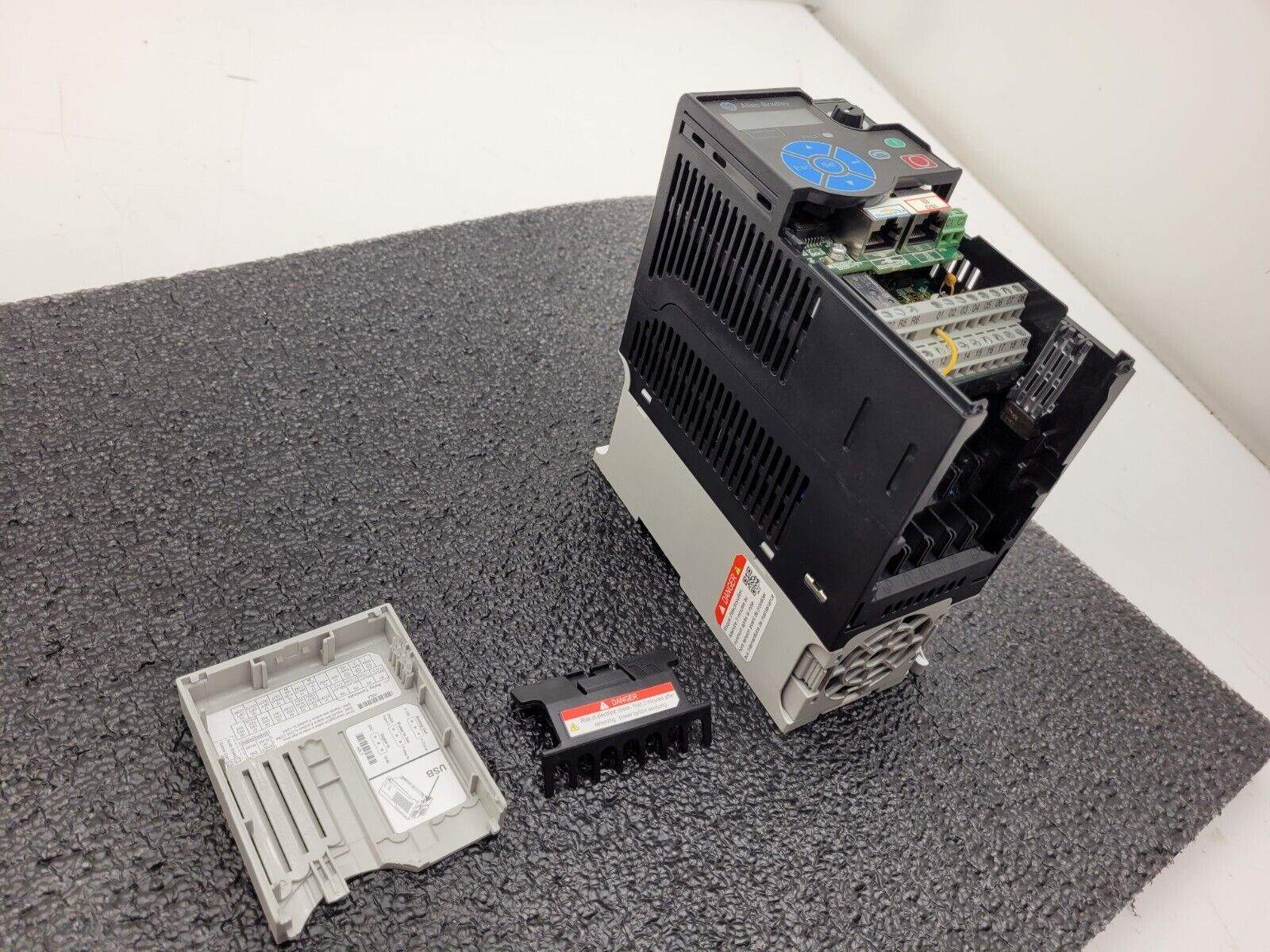 Allen Bradley 25B-E4P2N104 /A PowerFlex 525 EtherNet AC Drive 480V 6A 3HP 2.2kW