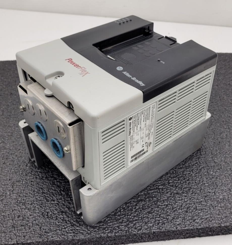 Allen Bradley 20AD5P0A0AYNNRNN /A PowerFlex 70 480V 3HP AC VFD Motor Drive