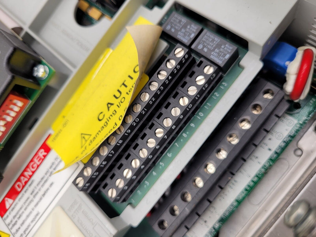 Allen Bradley 20AD5P0A0AYNNRNN /A PowerFlex 70 480V 3HP AC VFD Motor Drive