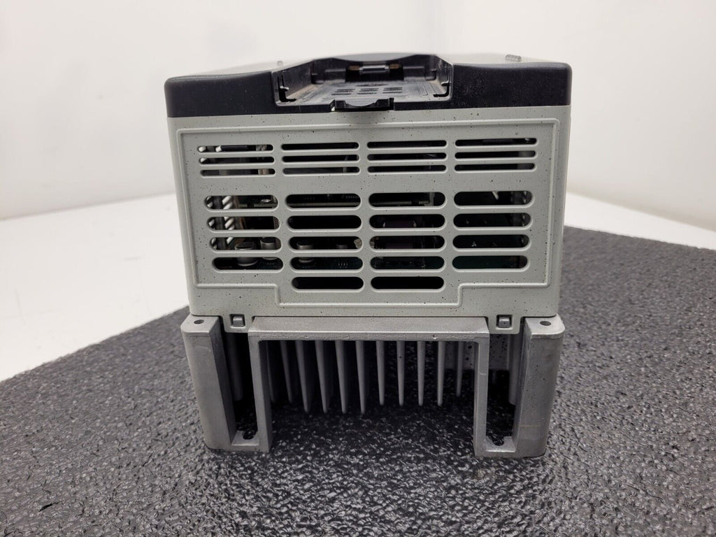 Allen Bradley 20AD5P0A0AYNNRNN /A PowerFlex 70 480V 3HP AC VFD Motor Drive