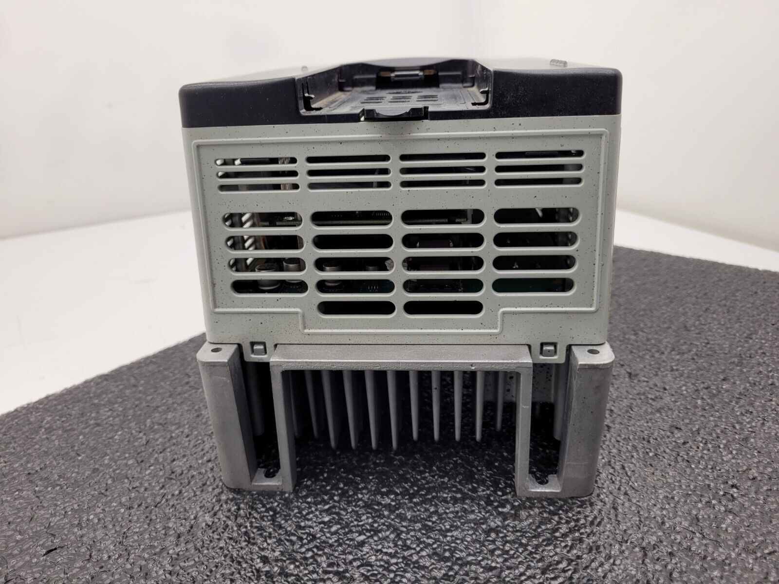 Allen Bradley 20AD5P0A0AYNNRNN /A PowerFlex 70 480V 3HP AC VFD Motor Drive