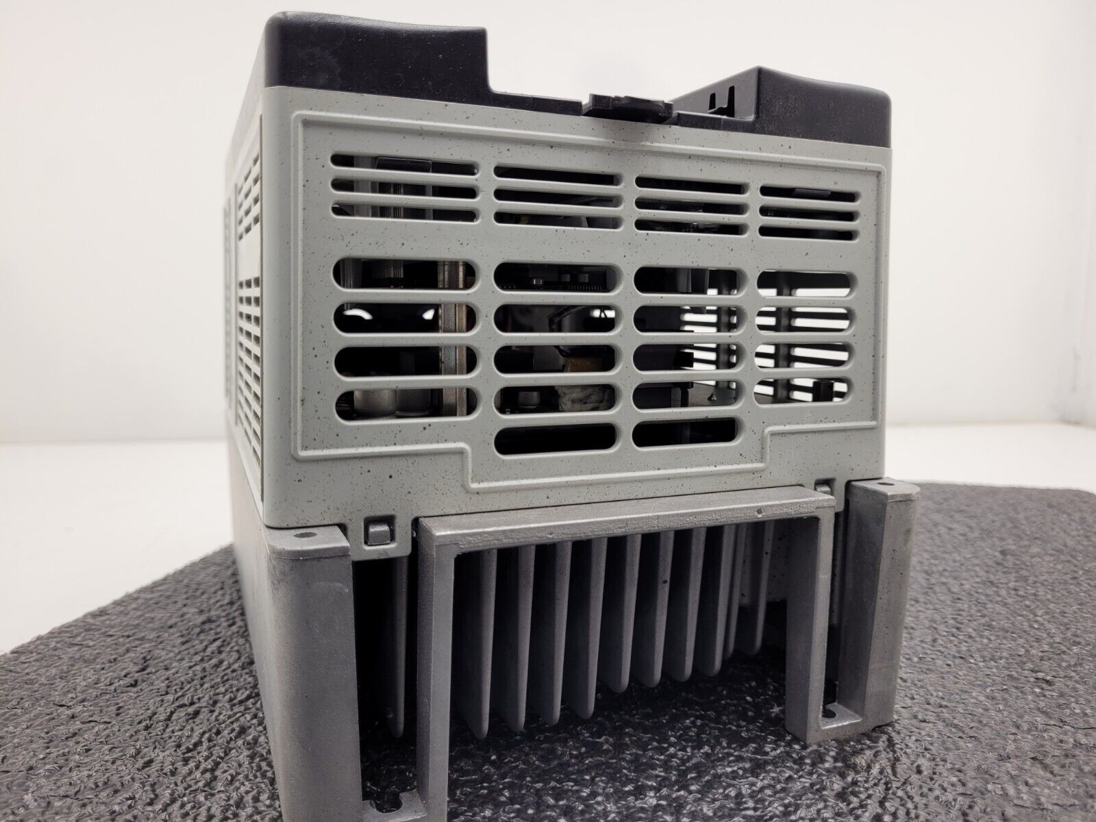 Allen Bradley 20AD5P0A0AYNNRNN /A PowerFlex 70 480V 3HP AC VFD Motor Drive