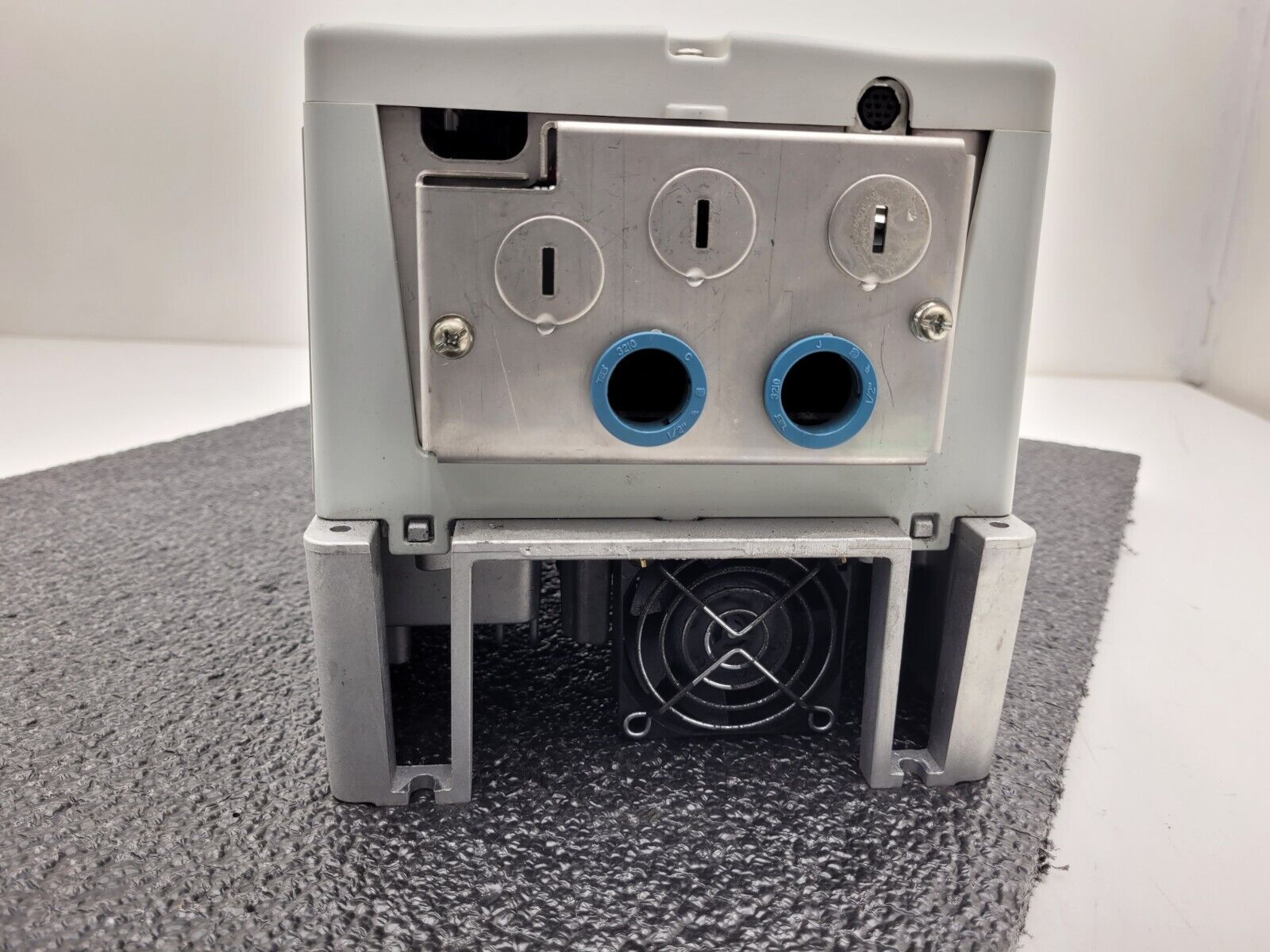 Allen Bradley 20AD5P0A0AYNNRNN /A PowerFlex 70 480V 3HP AC VFD Motor Drive