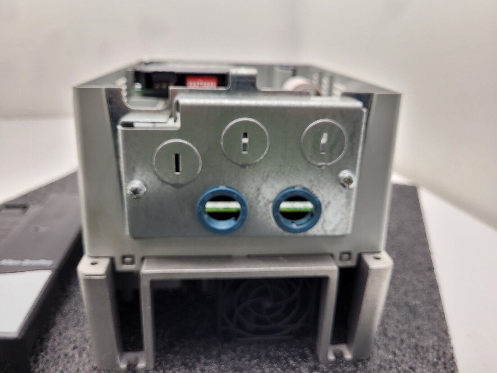 Allen Bradley 20AD8P0A0AYNNNC0 /A PowerFlex 70 480V 5HP AC VFD Motor Drive