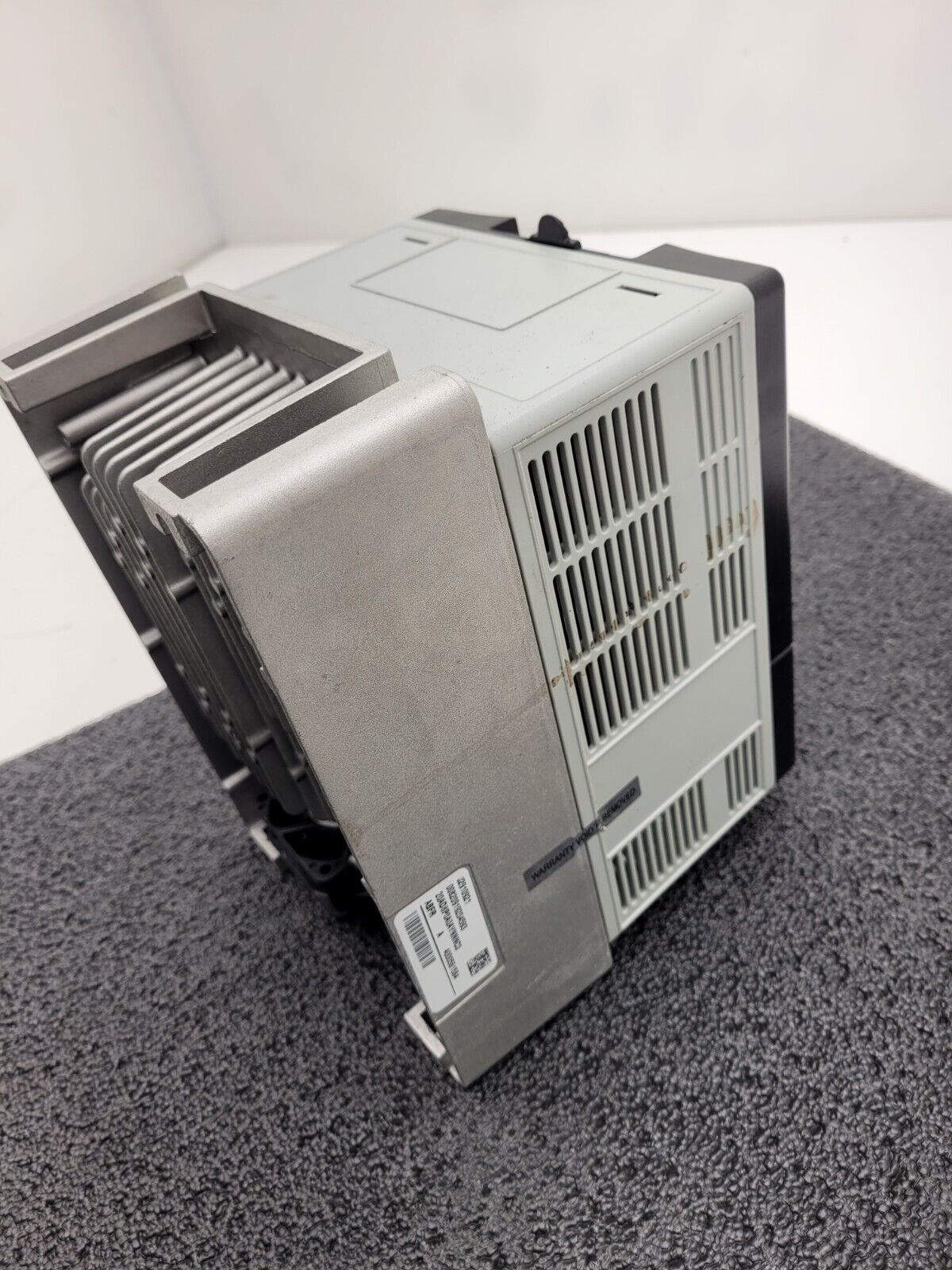 Allen Bradley 20AD8P0A0AYNNNC0 /A PowerFlex 70 480V 5HP AC VFD Motor Drive