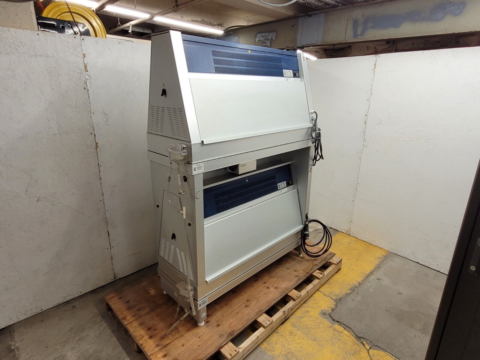 QUV QUV/se Accelerated Weather Tester UV Moisture Dew Solar Irradiance 1.8kW
