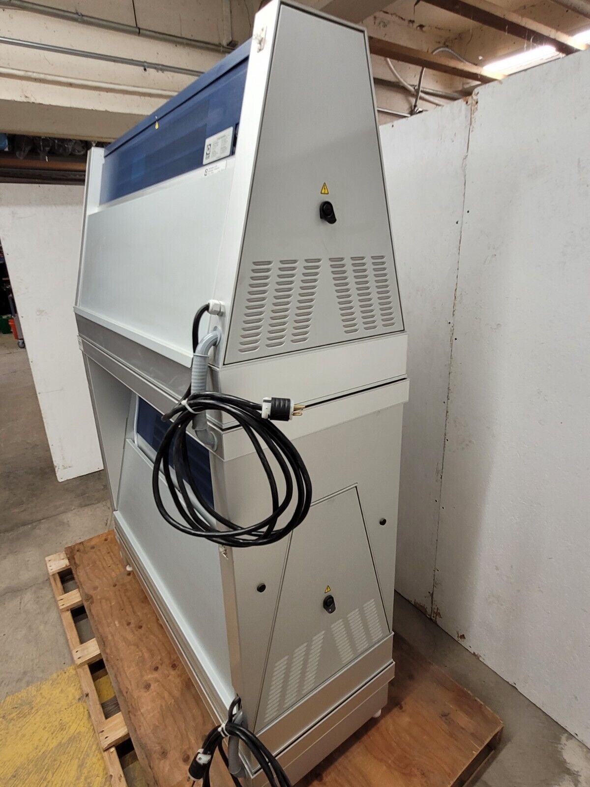 QUV QUV/se Accelerated Weather Tester UV Moisture Dew Solar Irradiance 1.8kW