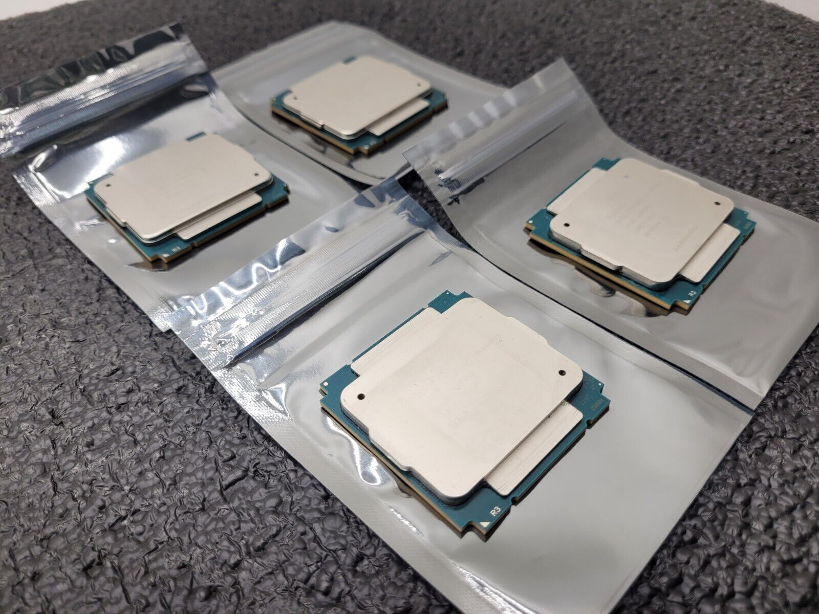 LOT OF 4x SR1XF INTEL XEON E5-2697V3 2.60GHZ 14-CORE 35MB 145W CPU PROCESSOR