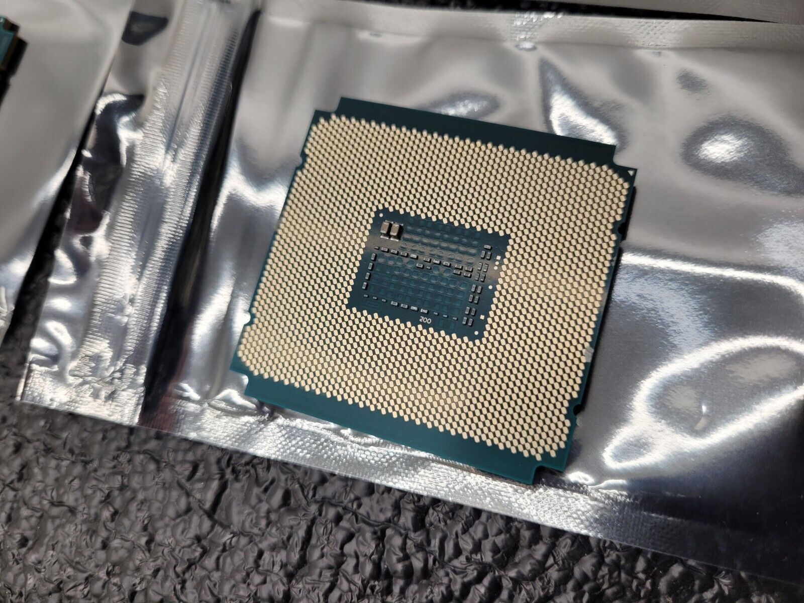 LOT OF 4x SR1XF INTEL XEON E5-2697V3 2.60GHZ 14-CORE 35MB 145W CPU PROCESSOR