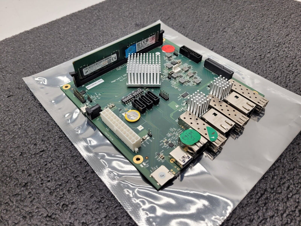 Solidrun Marvell MACCHIATOBin V 1.2 ARM A72 Coretex MRVCB8040-1.6Ghz