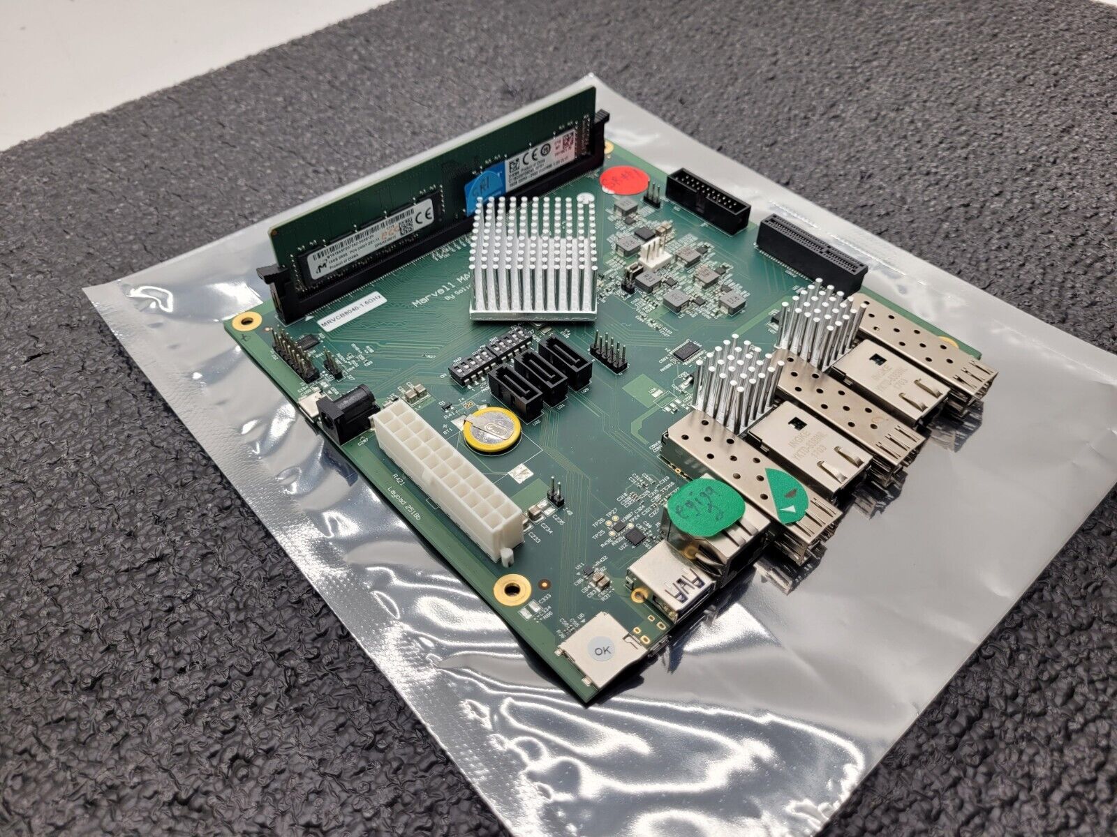 Solidrun Marvell MACCHIATOBin V 1.2 ARM A72 Coretex MRVCB8040-1.6Ghz