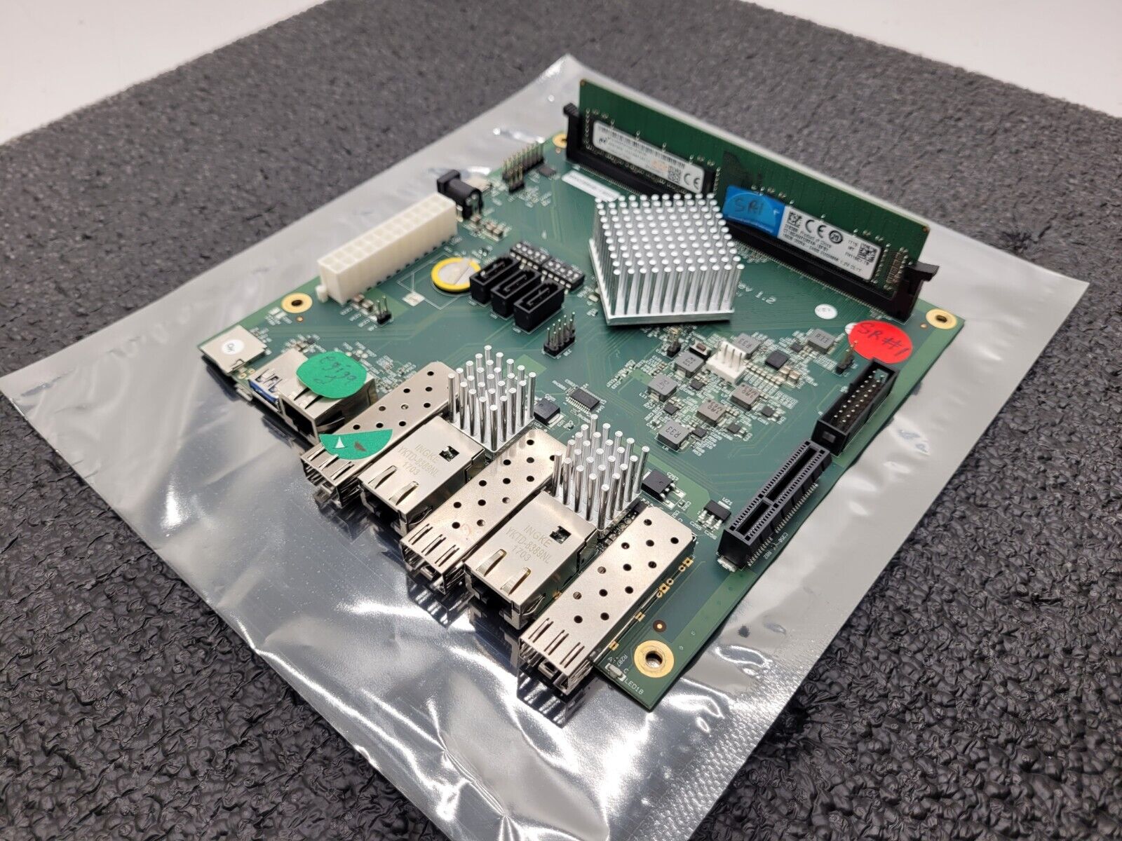 Solidrun Marvell MACCHIATOBin V 1.2 ARM A72 Coretex MRVCB8040-1.6Ghz