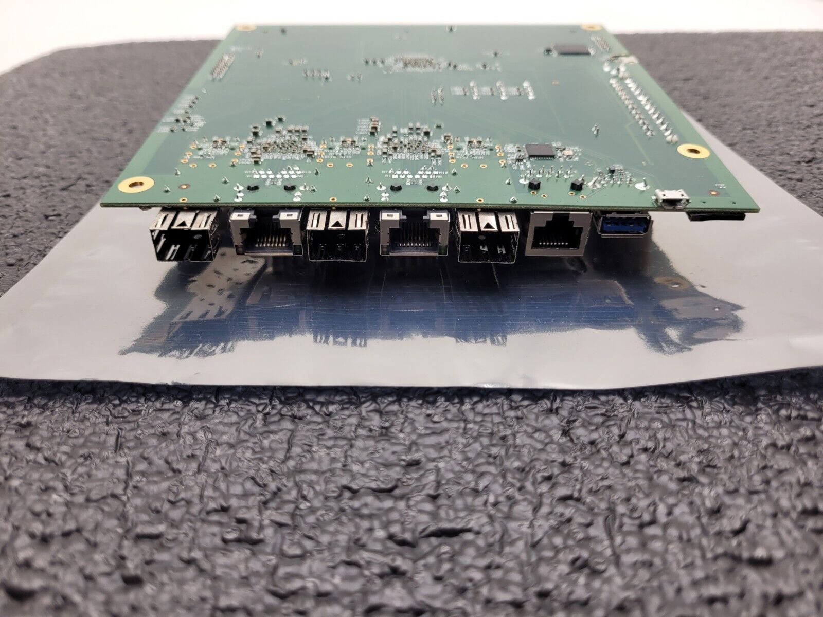 Solidrun Marvell MACCHIATOBin V 1.2 ARM A72 Coretex MRVCB8040-1.6Ghz