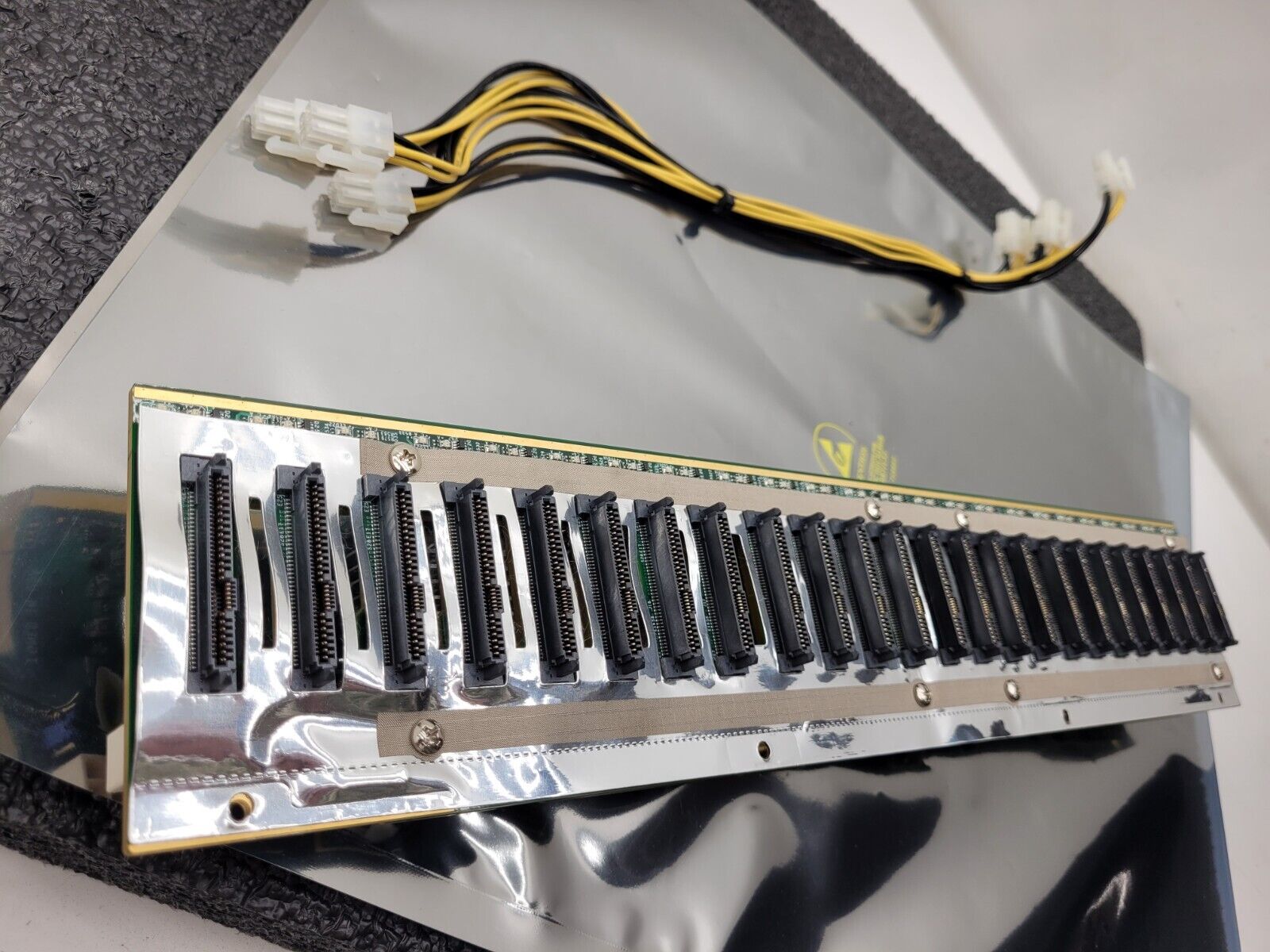 Supermicro BPN-NVME3-216EB / 2x BPN-NVME3-216EL NVME 24 Drive NVMe 2U Backplane
