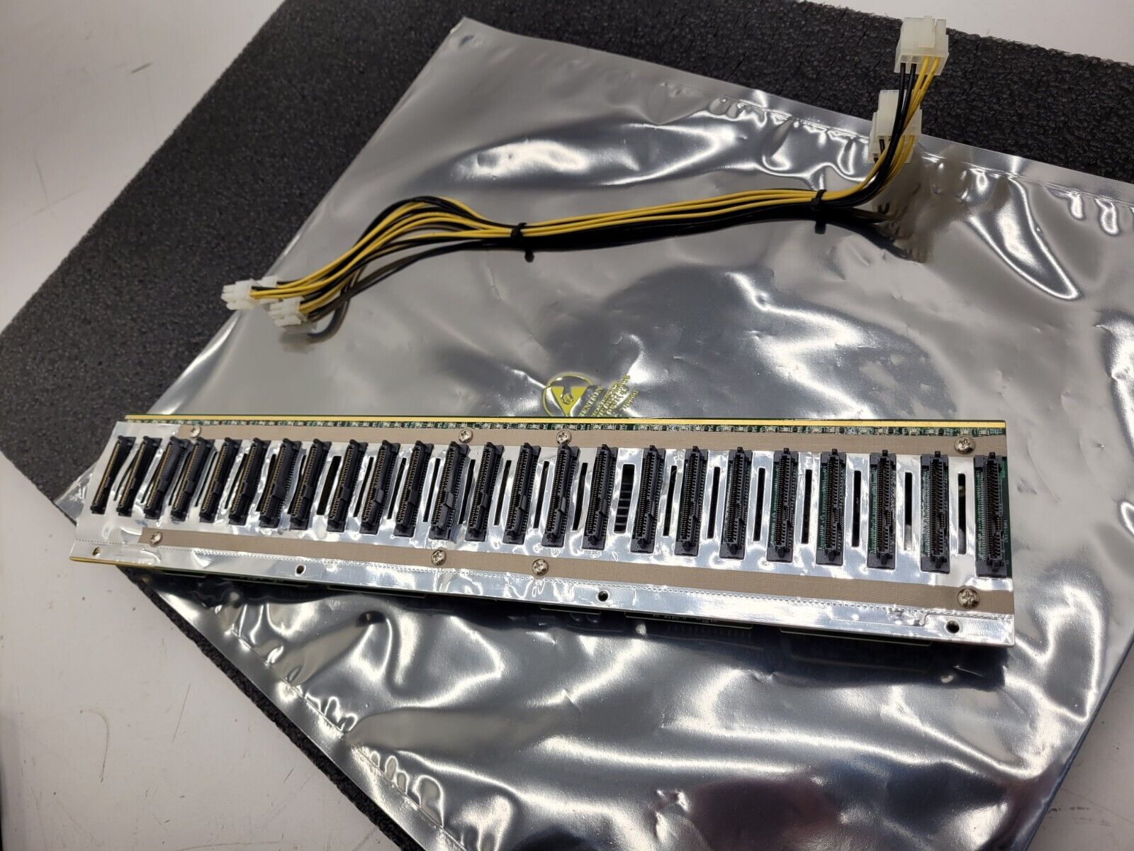 Supermicro BPN-NVME3-216EB / 2x BPN-NVME3-216EL NVME 24 Drive NVMe 2U Backplane