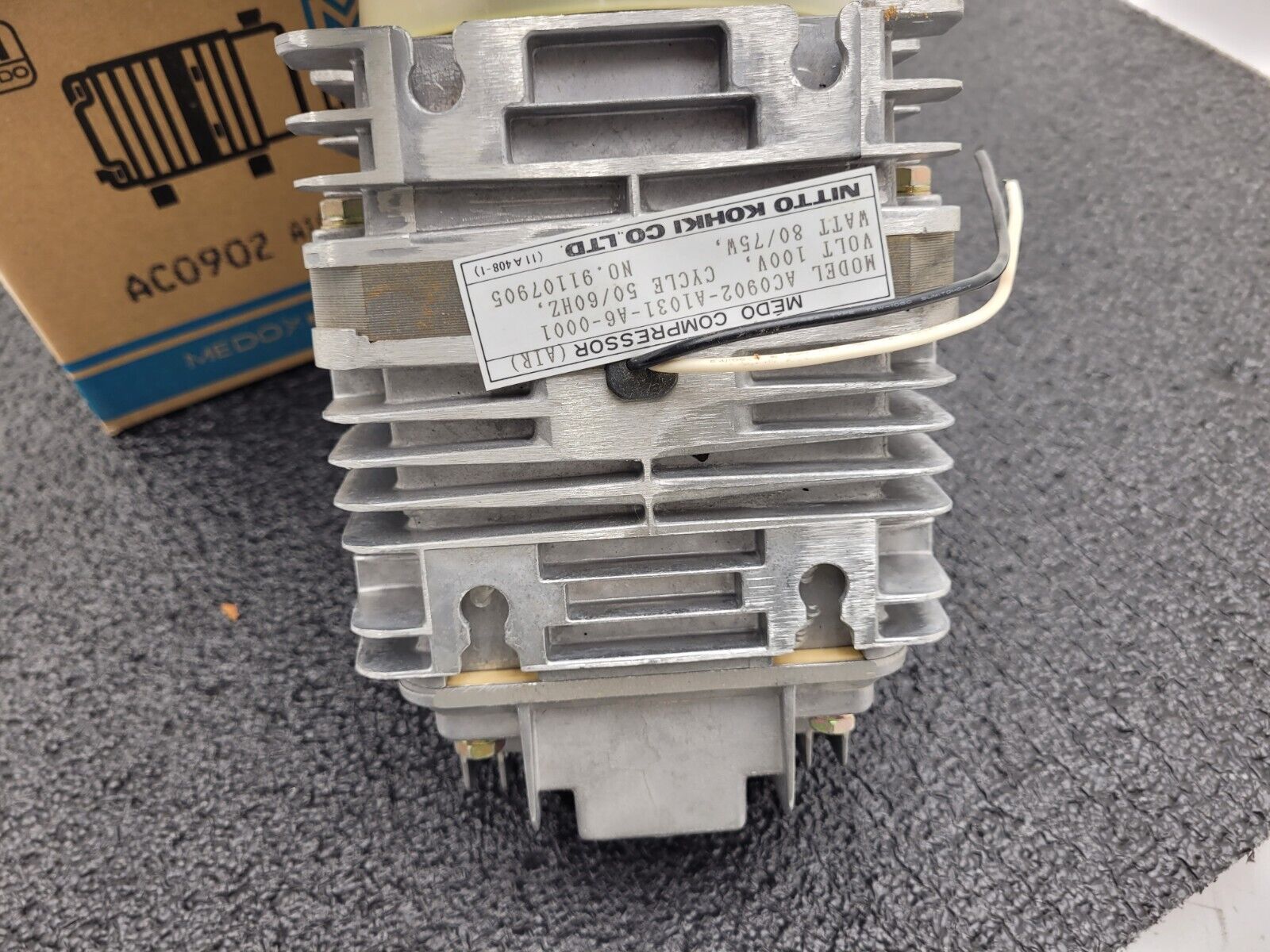 Nitto Kohki Medo Compressor Vacuum Linear (Air) Pump Ac0902-A1031 100V 50/60Hz B