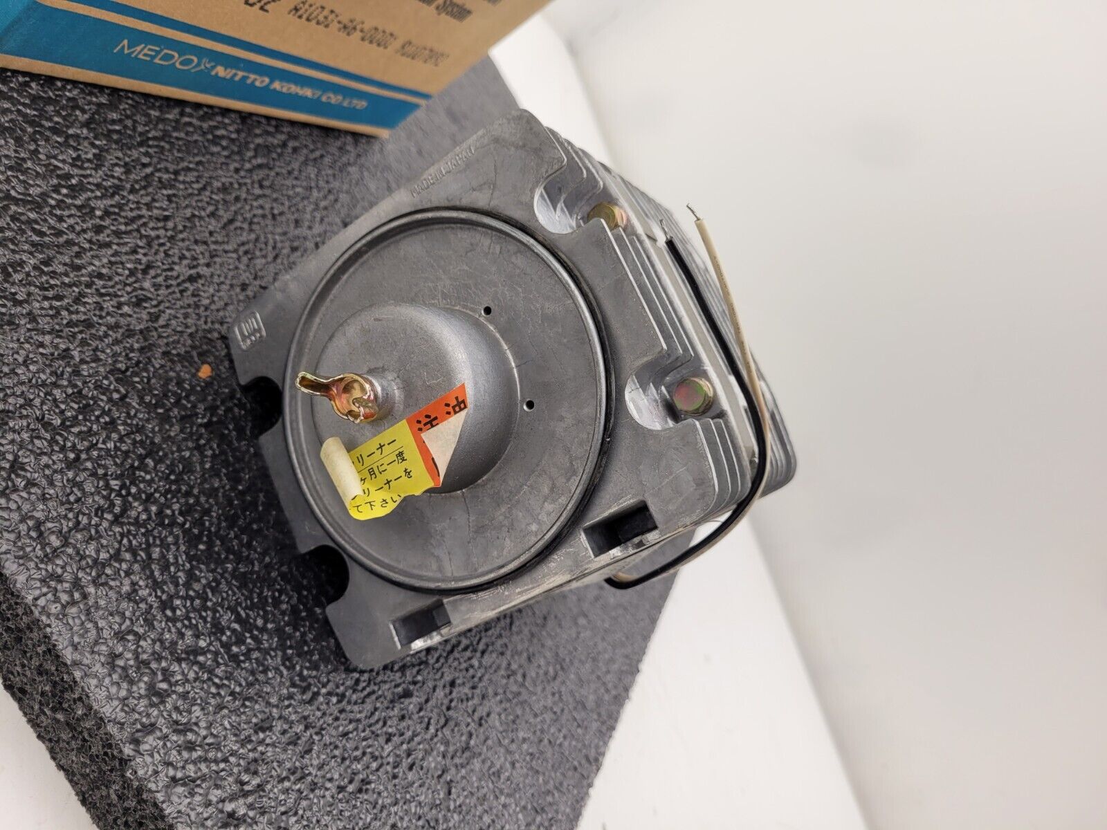 Nitto Kohki Medo Compressor Vacuum Linear (Air) Pump Ac0902-A1031 100V 50/60Hz B