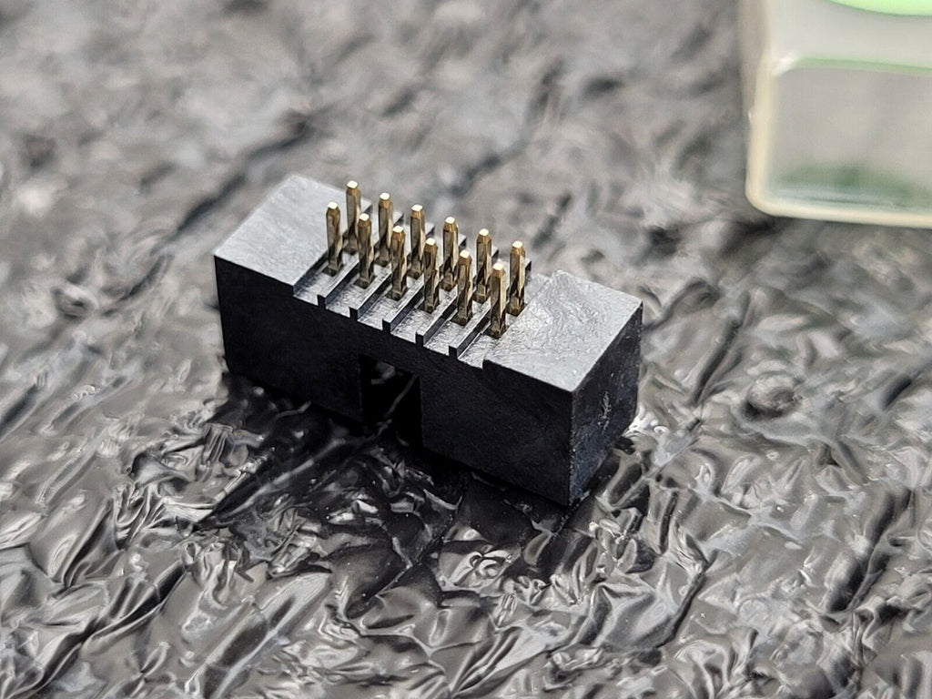~2k Amphenol 1P20021511-00012T1LF HD VT TH SHOULDED CONN HEADER SMD 12POS 1.27MM