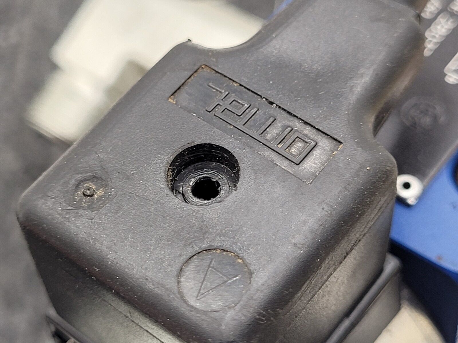 Rexroth R978017782 Solenoid Directional Spool Valve 4WE 6 H62/EG12N9K4/62 Unit C