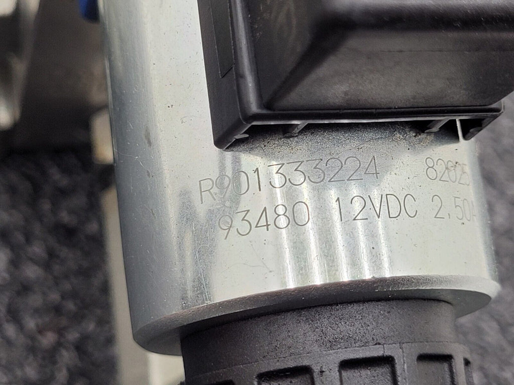 Rexroth R978017782 Solenoid Directional Spool Valve 4WE 6 H62/EG12N9K4/62 Unit C