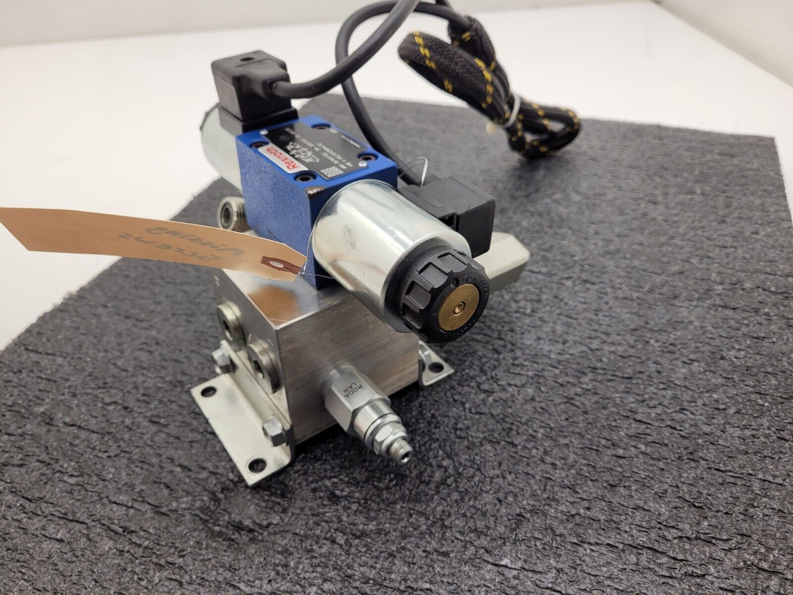 Rexroth R978017782 Solenoid Directional Spool Valve 4WE 6 H62/EG12N9K4/62 Unit C