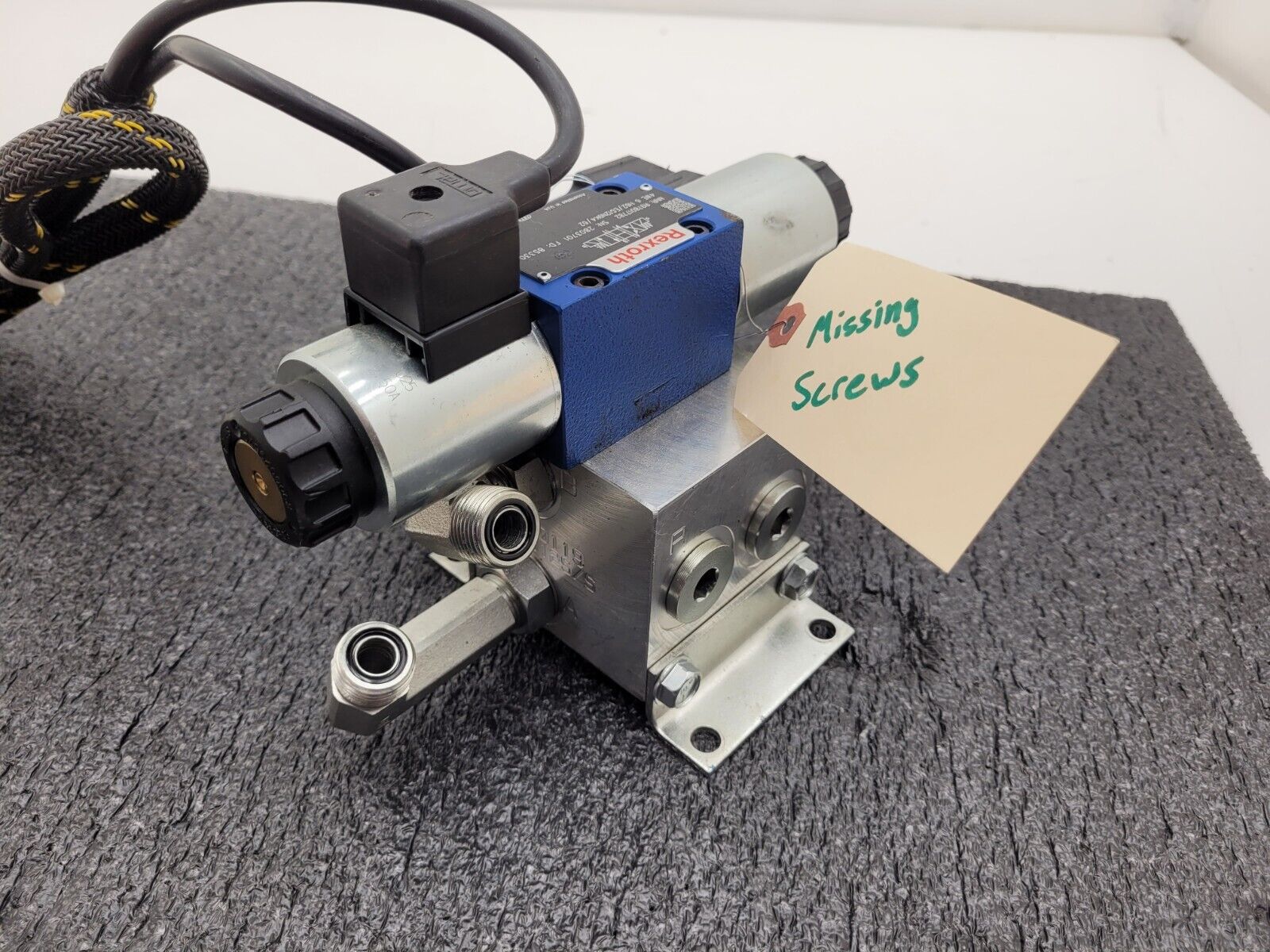 Rexroth R978017782 Solenoid Directional Spool Valve 4WE 6 H62/EG12N9K4/62 Unit C
