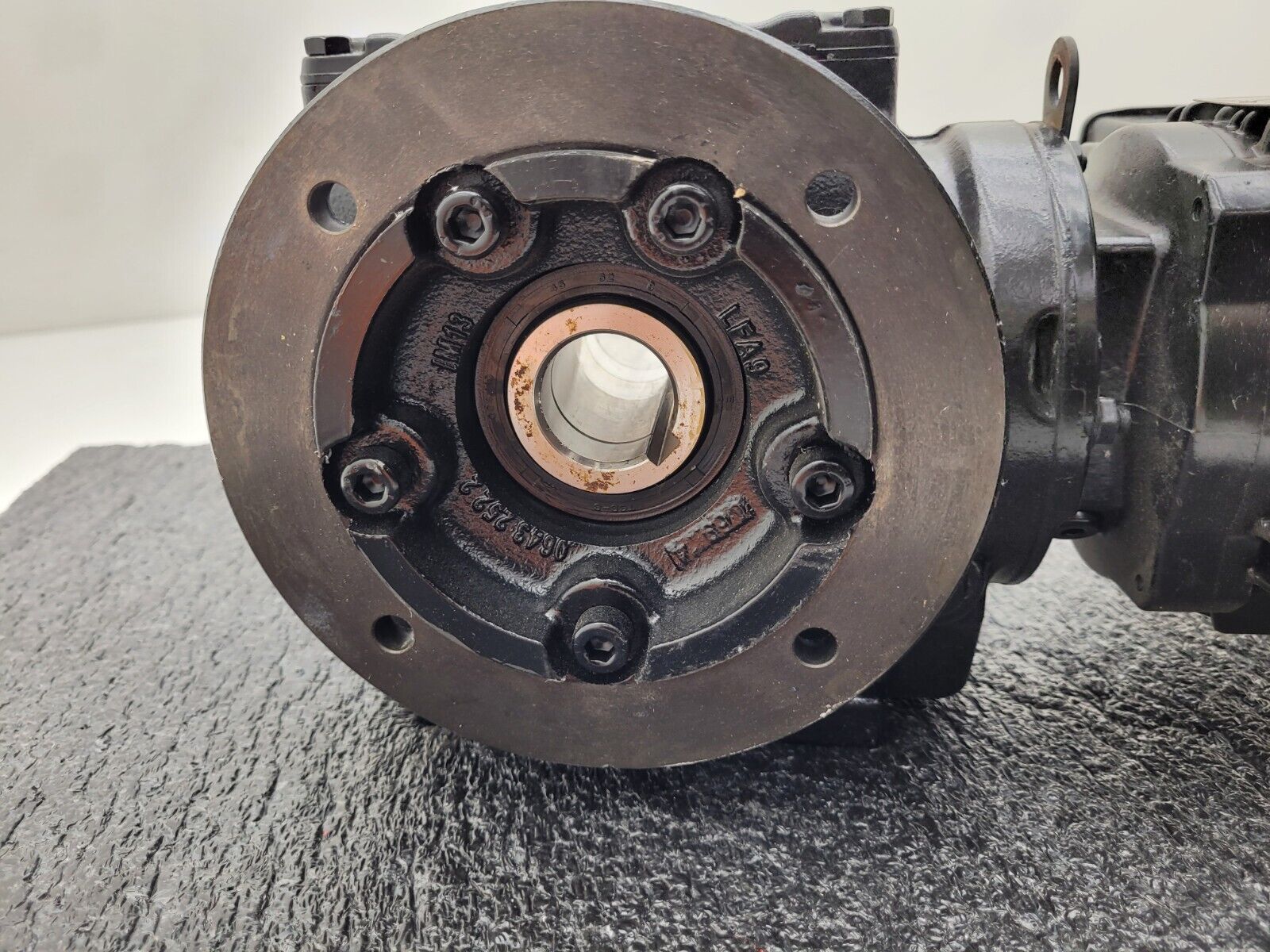 Sew Eurodrive SAF47 DRS71S4 Right Angle 30mm Hollow Shaft 1:32 Ratio Gearhead