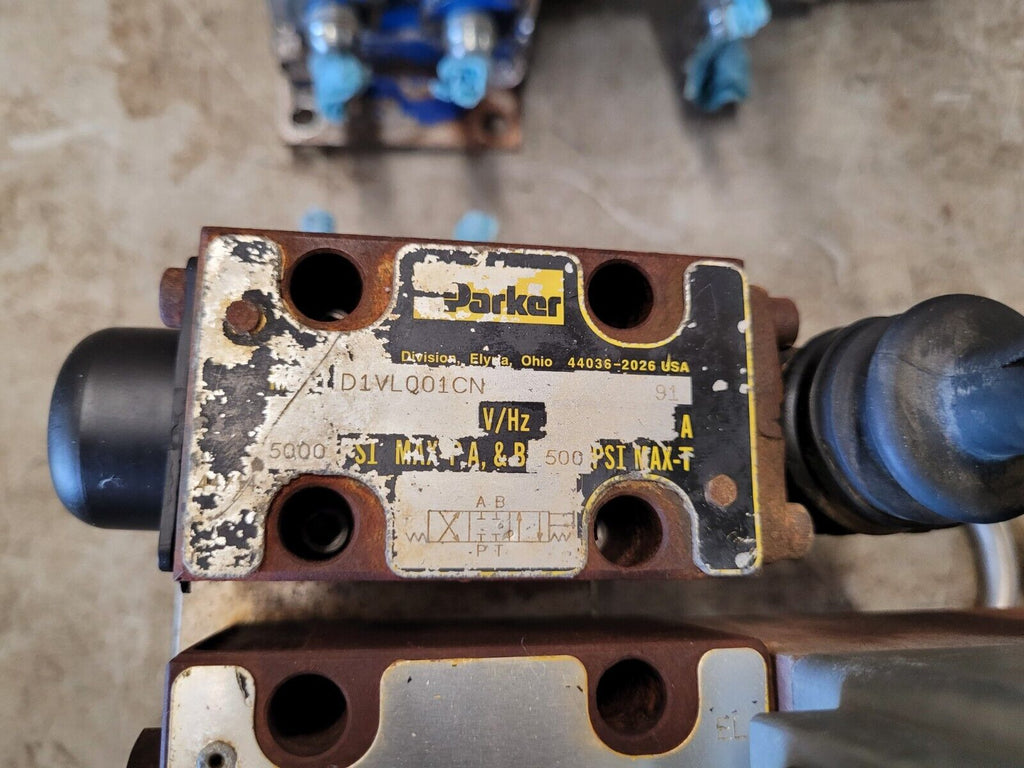 Lot of 2: Listing for: defor6061 PARKER Hydraulic Valve D1FHE80HCNEK0030X6114