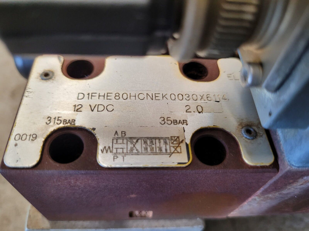 Lot of 2: Listing for: defor6061 PARKER Hydraulic Valve D1FHE80HCNEK0030X6114