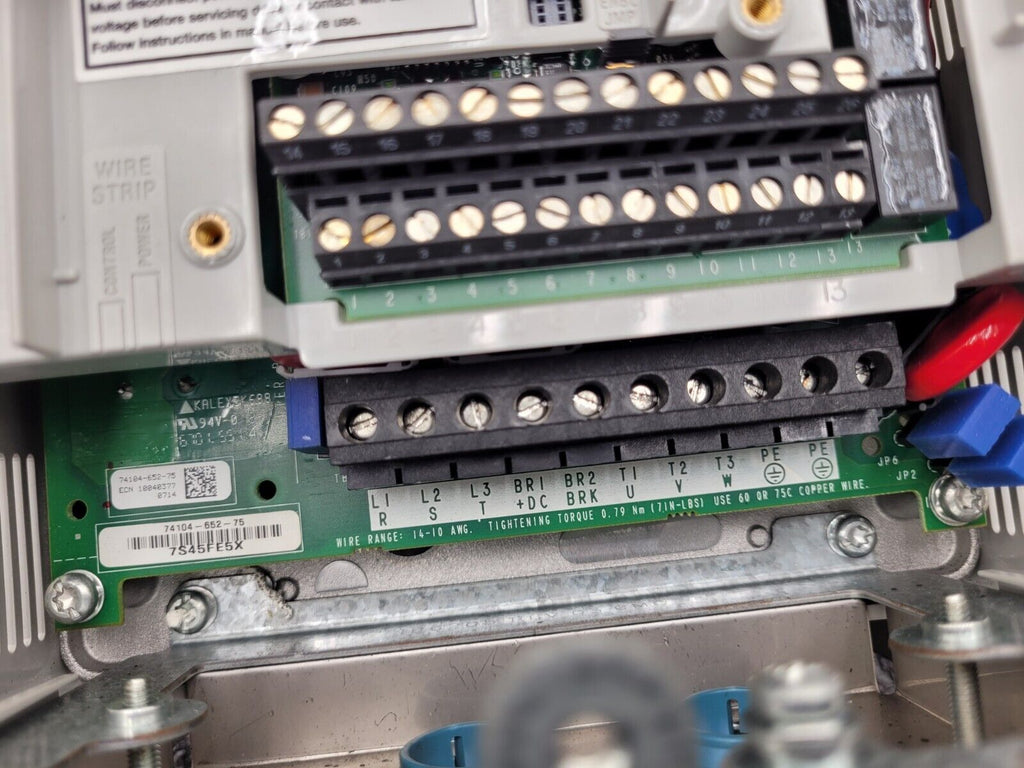 Allen Bradley 20AD8P0A3AYNNNC0 /A PowerFlex 70 480V 5HP AC VFD Motor Drive 2014