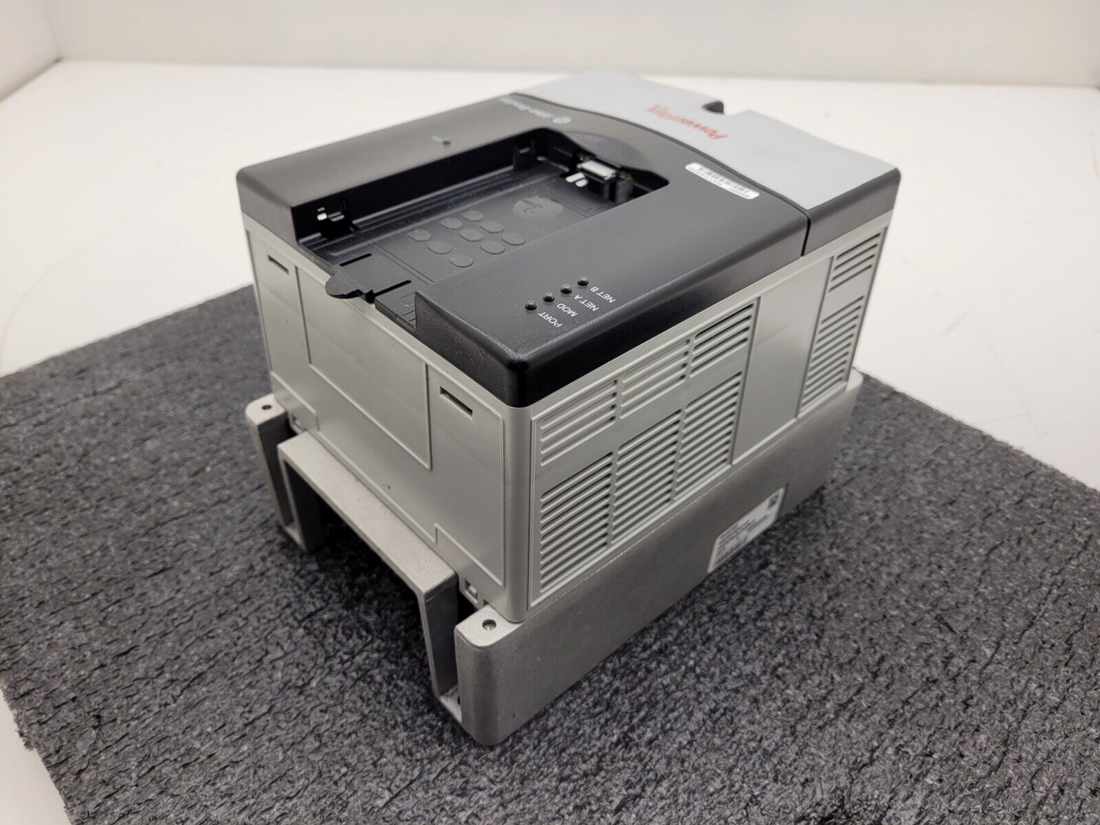 Allen Bradley 20AD8P0A3AYNNNC0 /A PowerFlex 70 480V 5HP AC VFD Motor Drive 2014