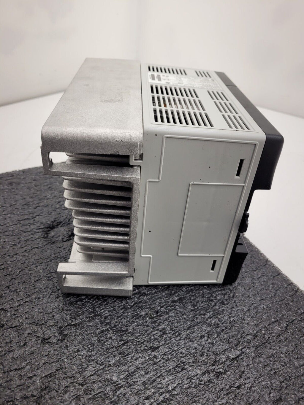 Allen Bradley 20AD8P0A3AYNNNC0 /A PowerFlex 70 480V 5HP AC VFD Motor Drive 2014