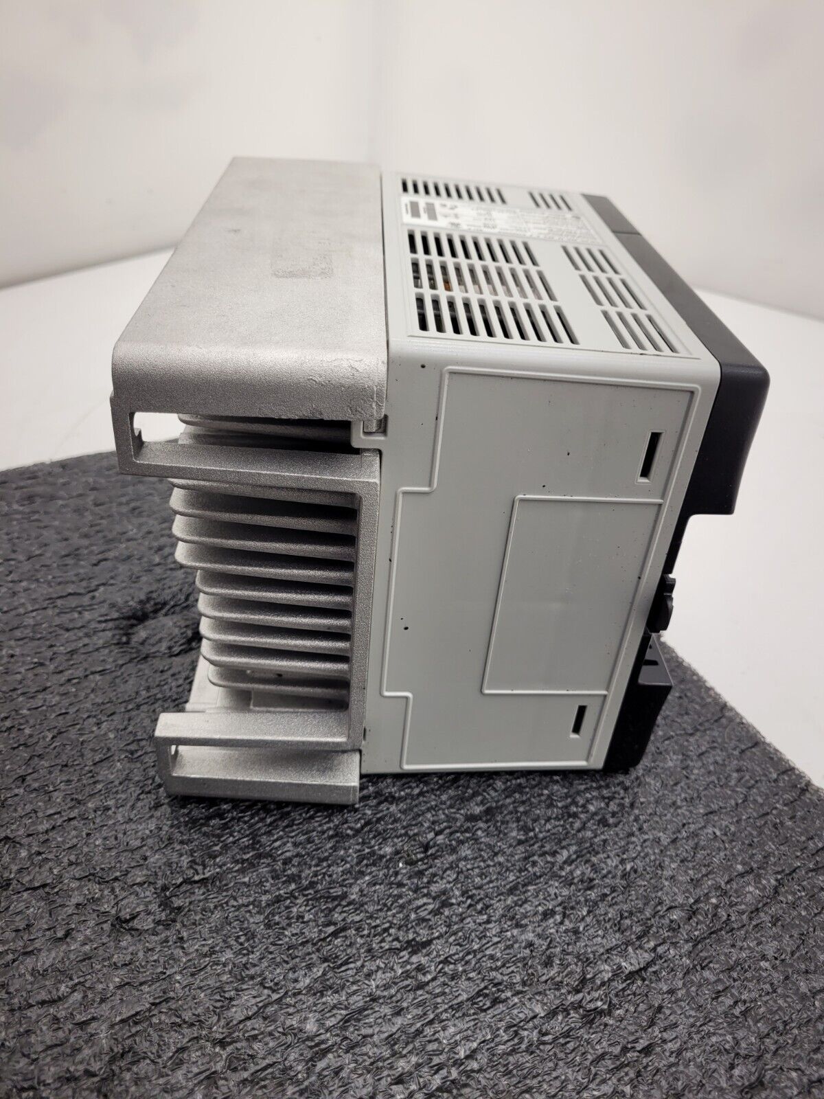 Allen Bradley 20AD8P0A3AYNNNC0 /A PowerFlex 70 480V 5HP AC VFD Motor Drive 2014