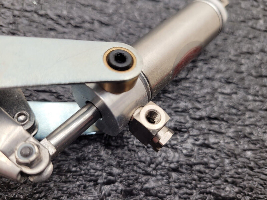 De-Sta-Co Swing Toggle Pneumatic Clamp 201-USS / 812010-MR + Mount