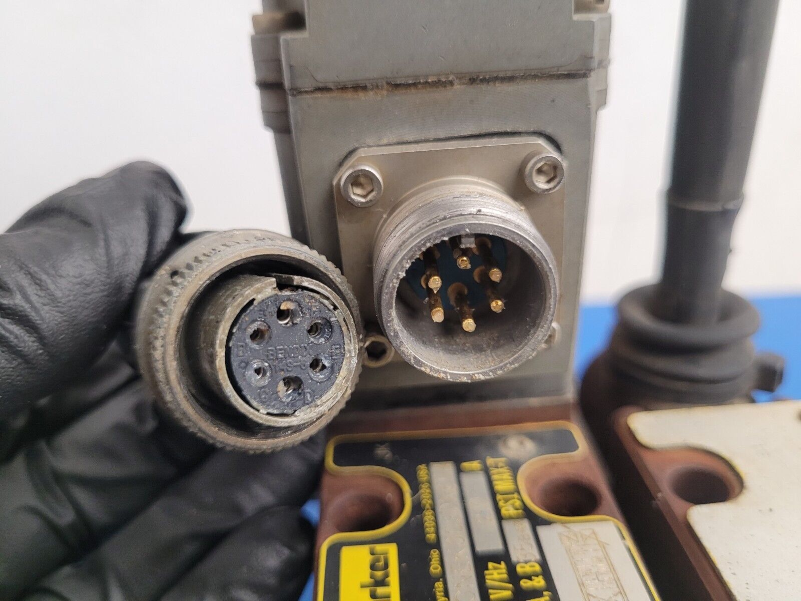 PARKER Hydraulic Proportional ISO Valve D1FHE80HCNEK0030X6114 12VDC + Override I