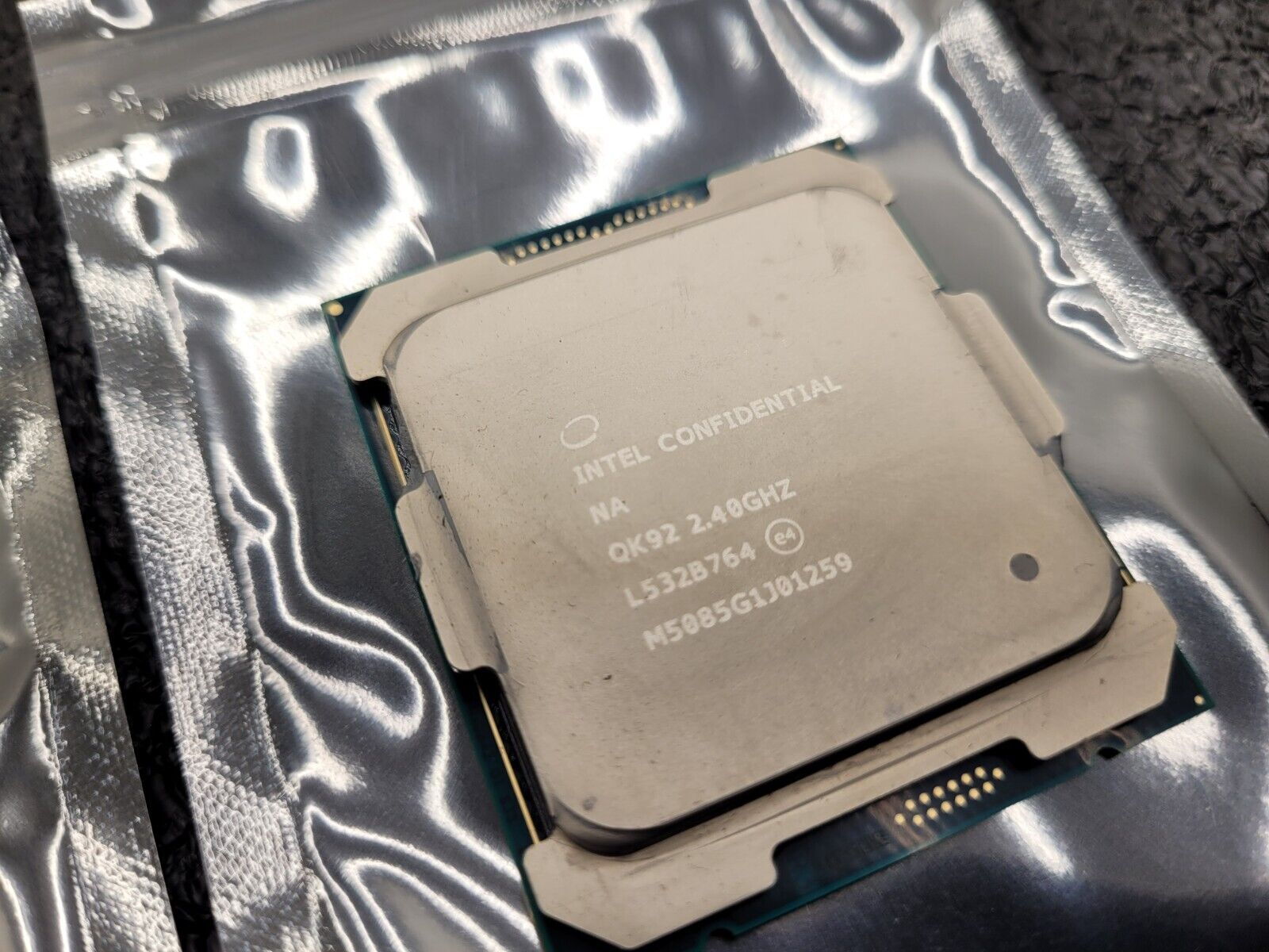 Lot of 2 Intel Confidential QK92 Xeon E5-2680v4 SR2N7 14 Core 2.4GHz Processor