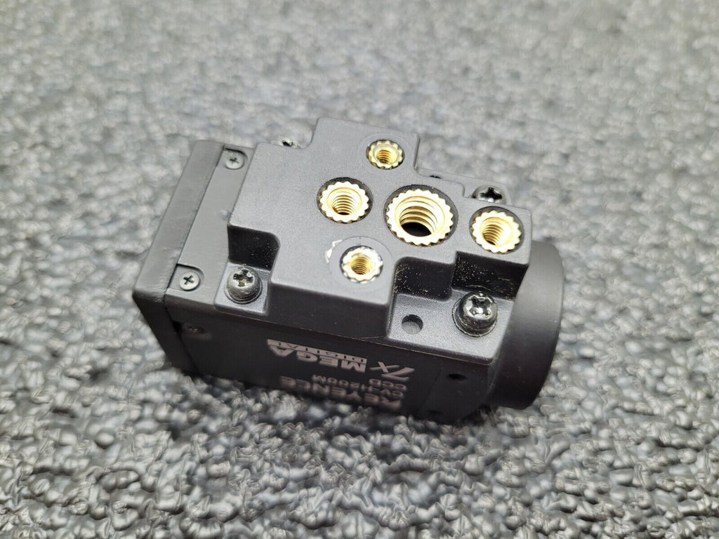 KEYENCE CV-H200M CCD Camera 7x Mega Digital Industrial Inspection Machine Vision