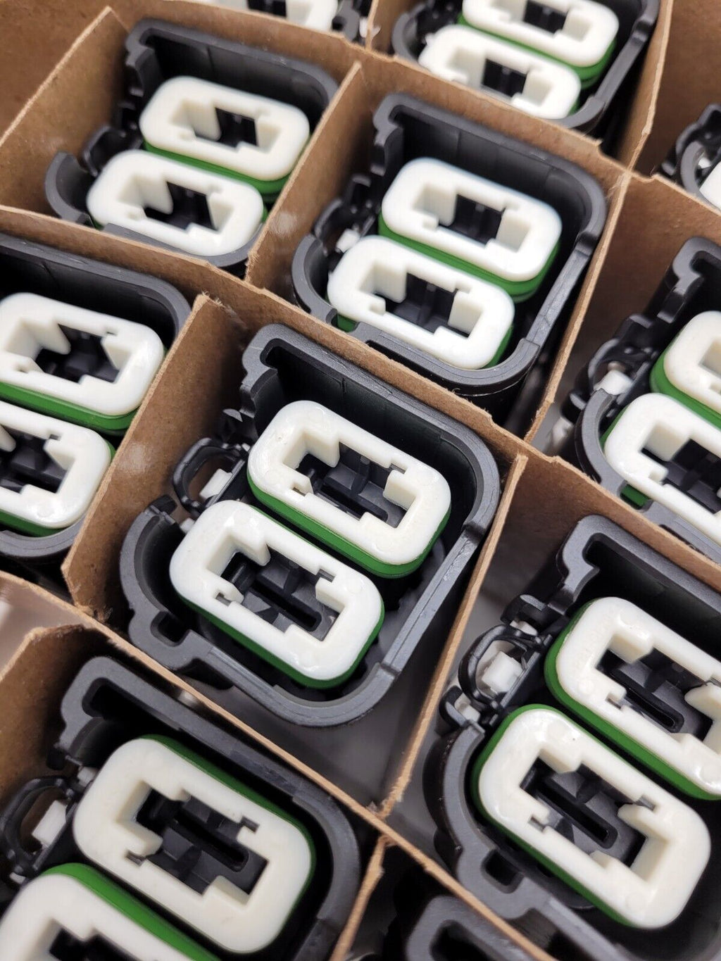 Aptiv Delphi Automotive Power Connector 2 Way POWERPACK LV1000 Case of 118