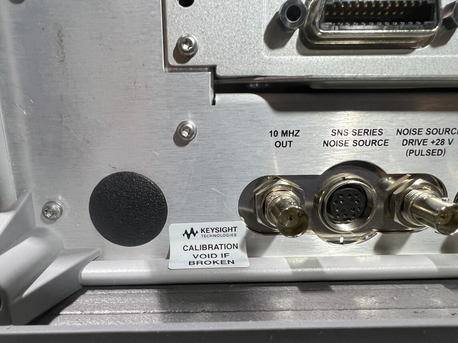 Agilent Keysight N9010A Opt 507 B25 10hz - 7GHz EXA Signal Spectrum Analyzer