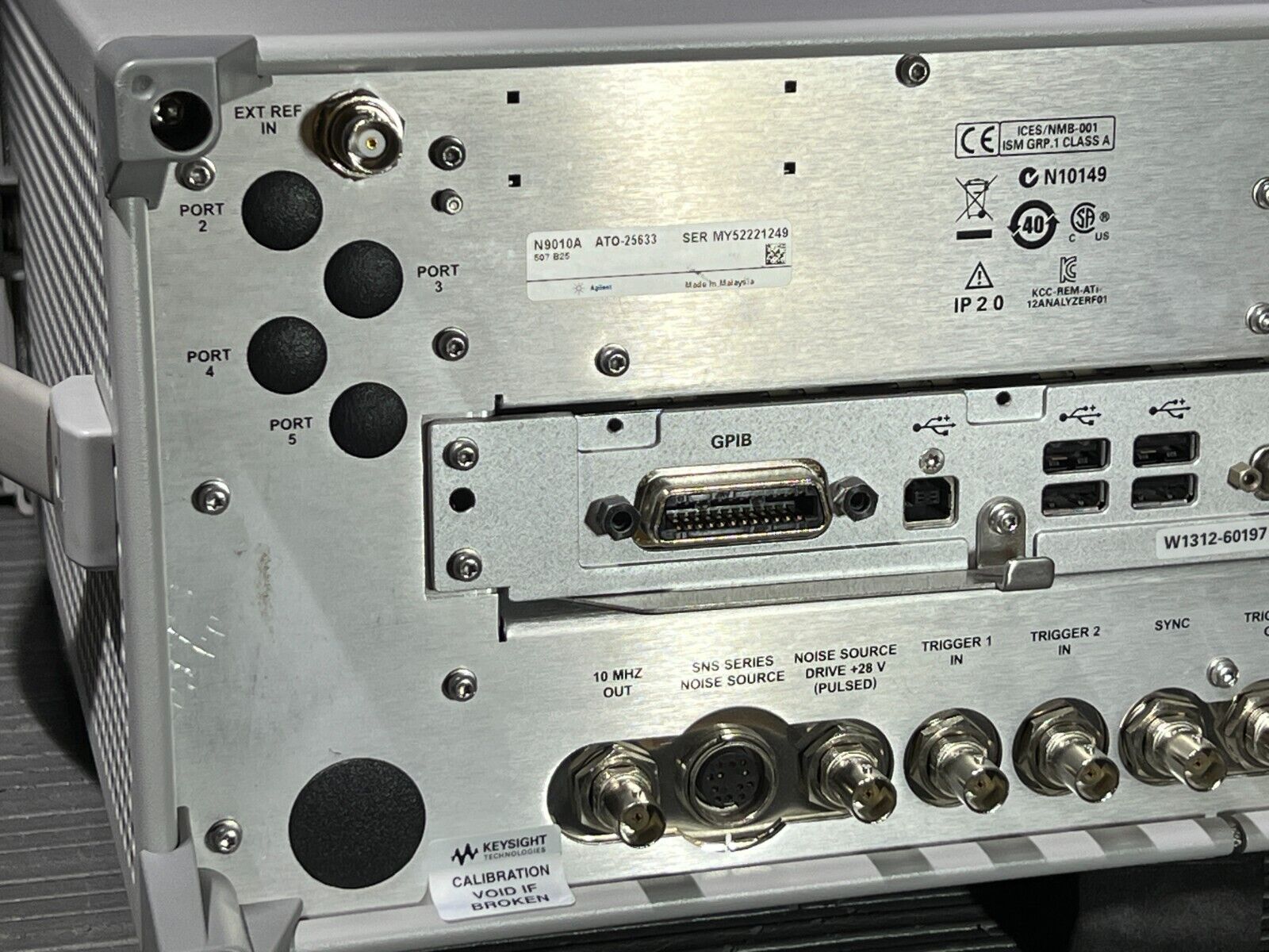 Agilent Keysight N9010A Opt 507 B25 10hz - 7GHz EXA Signal Spectrum Analyzer