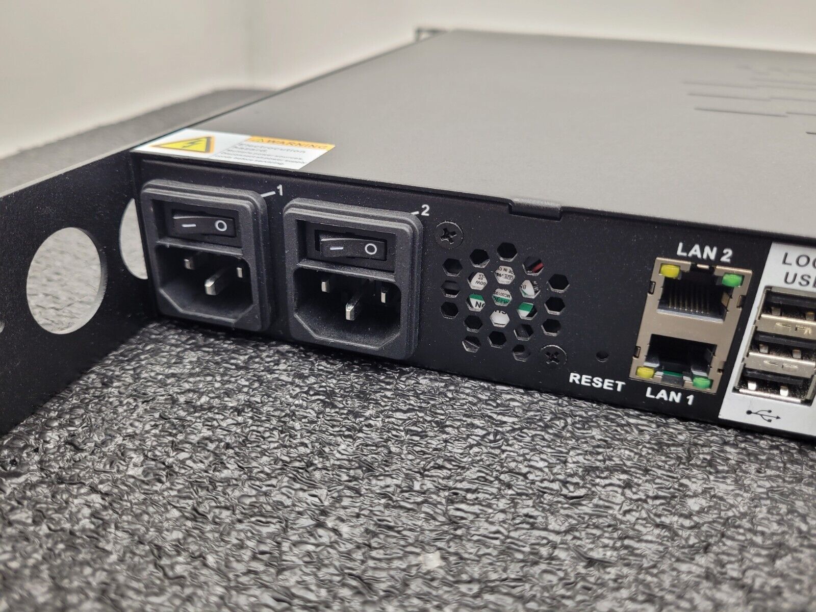 Raritan Dominion KX III DKX3-416 16-Port KVM Over IP Switch Tested Working