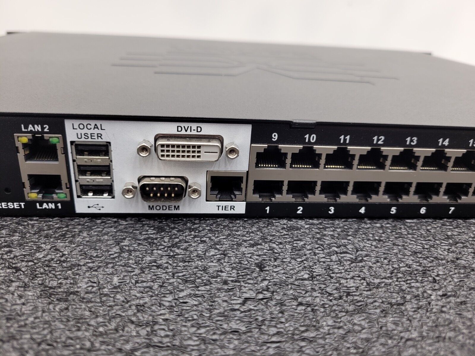 Raritan Dominion KX III DKX3-416 16-Port KVM Over IP Switch Tested Working