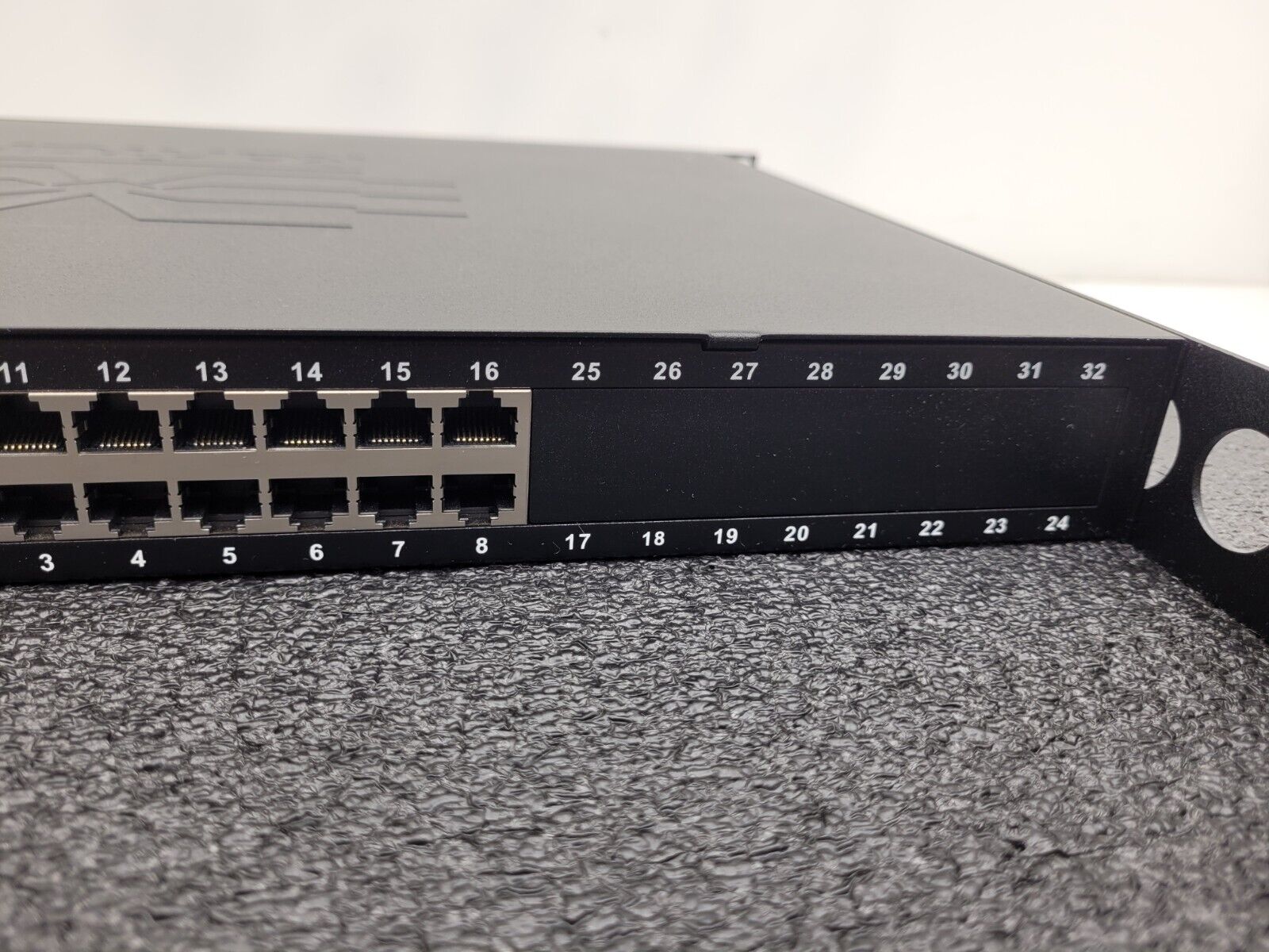 Raritan Dominion KX III DKX3-416 16-Port KVM Over IP Switch Tested Working