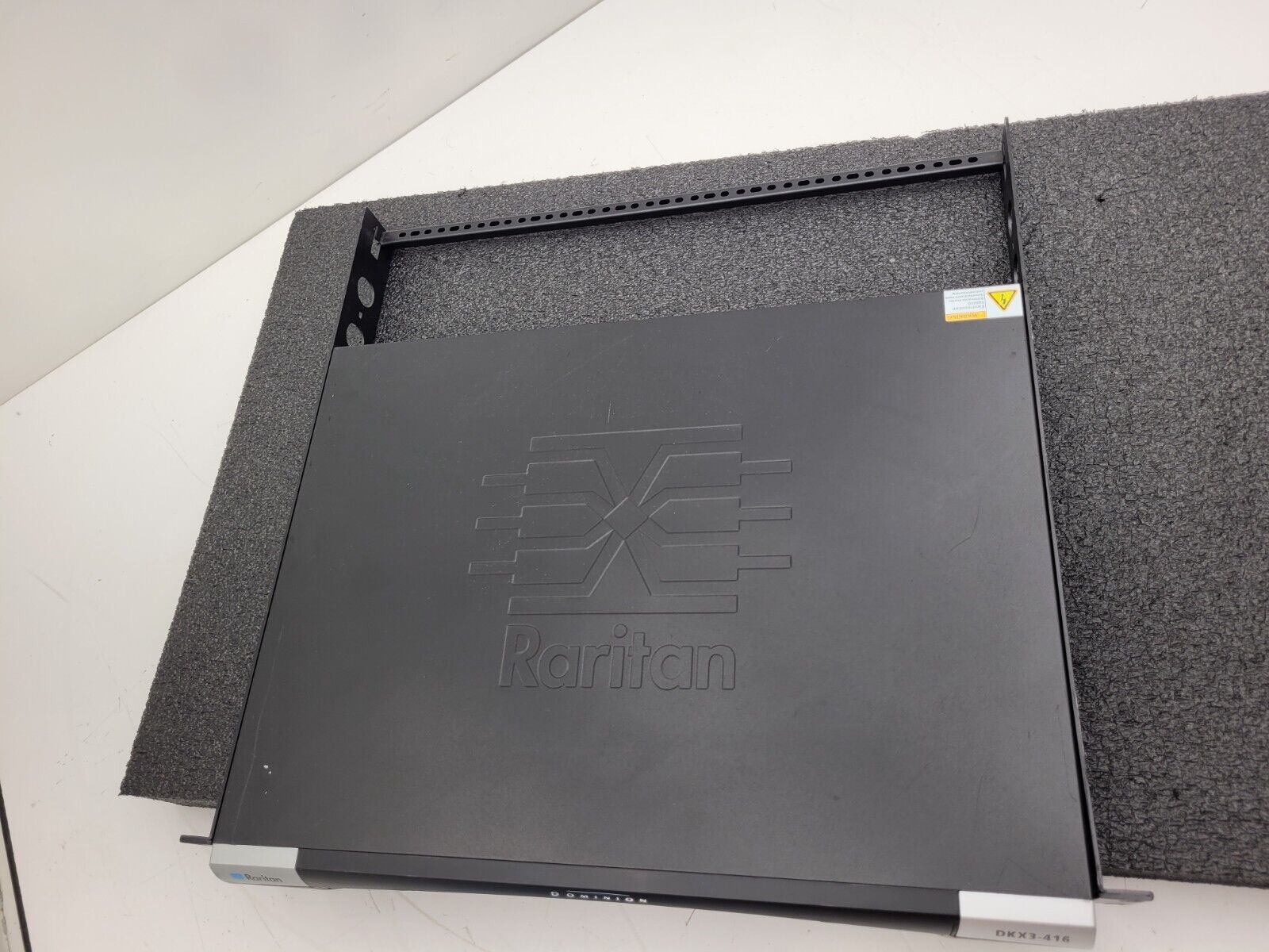 Raritan Dominion KX III DKX3-416 16-Port KVM Over IP Switch Tested Working