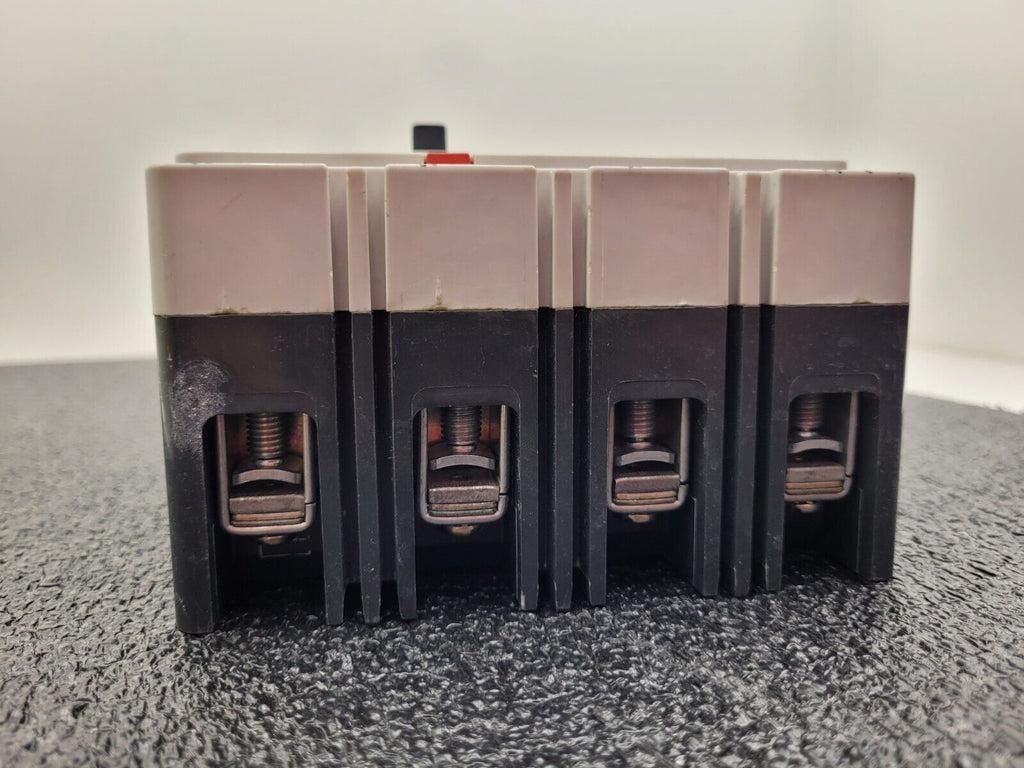 Cutler Hammer FD 35K FD3070L 70A 600 VAC 250 VDC 4-Pole Circuit Breaker