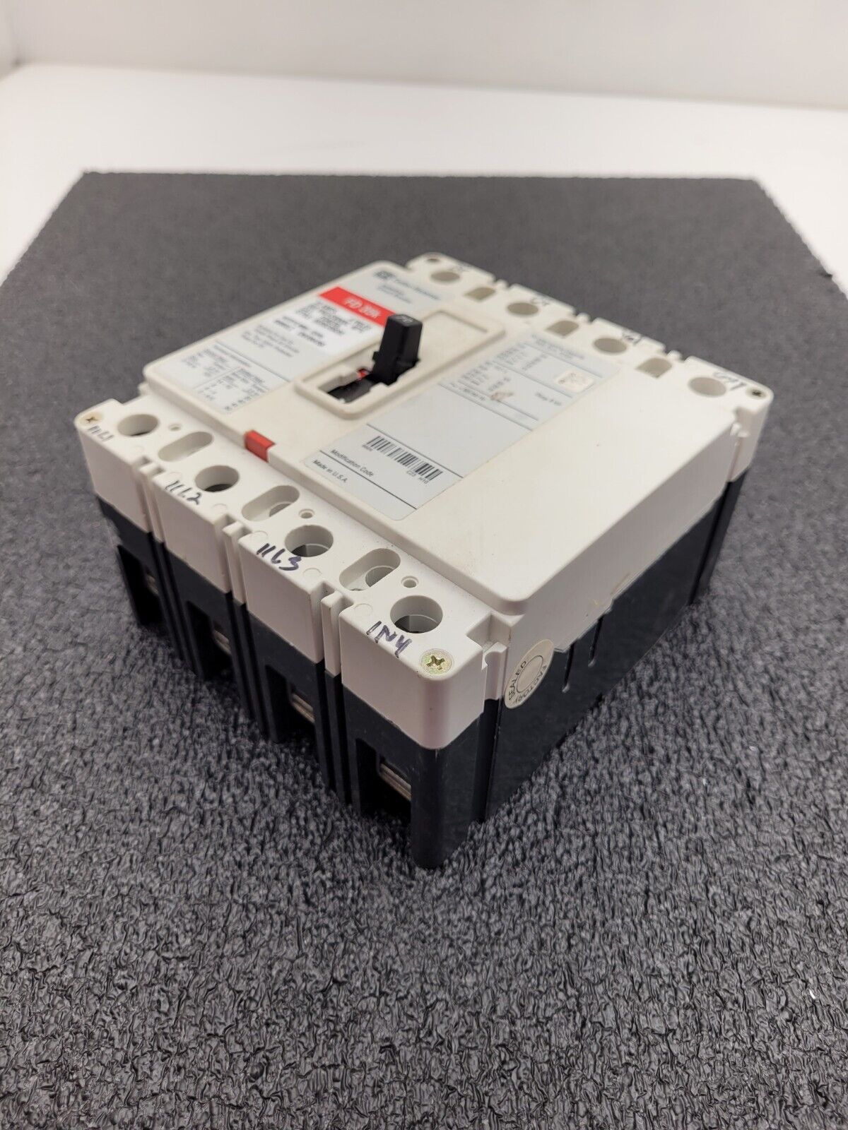 Cutler Hammer FD 35K FD3070L 70A 600 VAC 250 VDC 4-Pole Circuit Breaker