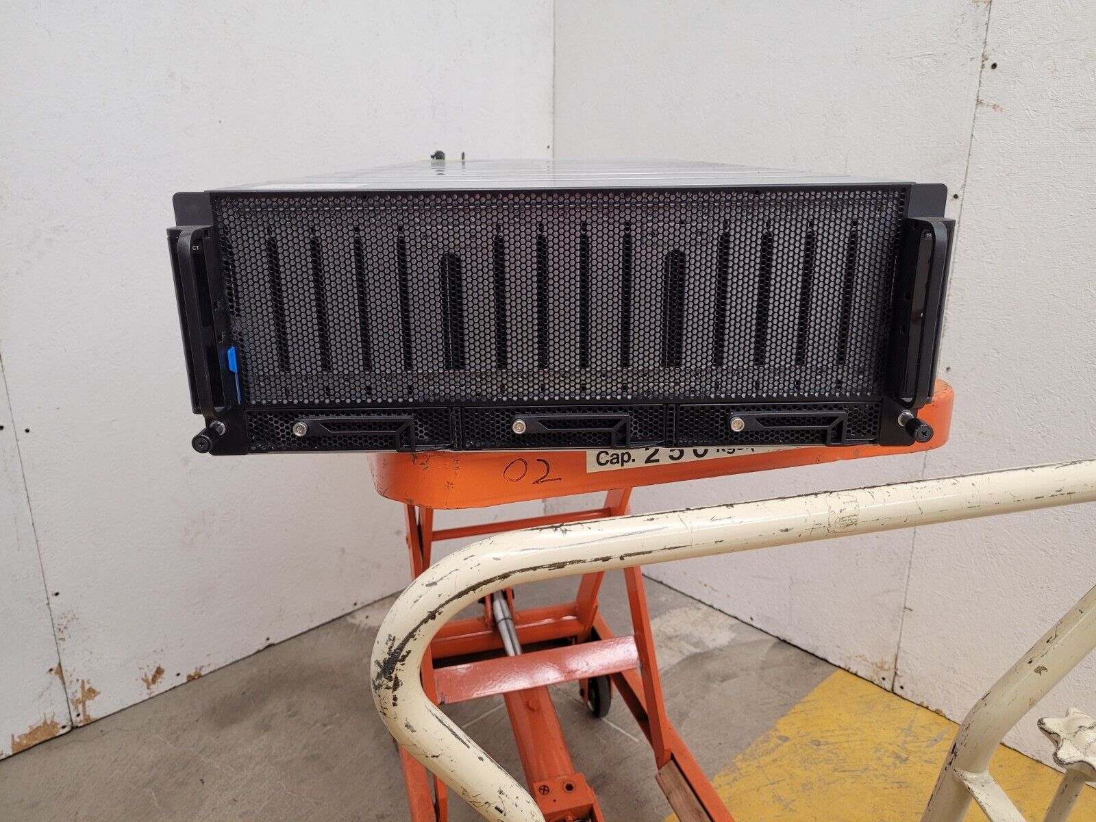 Quanta D51PL-4U 102 Disk HDD JBOD 240VAC Caddies, Rails, Cable Manager, Tested